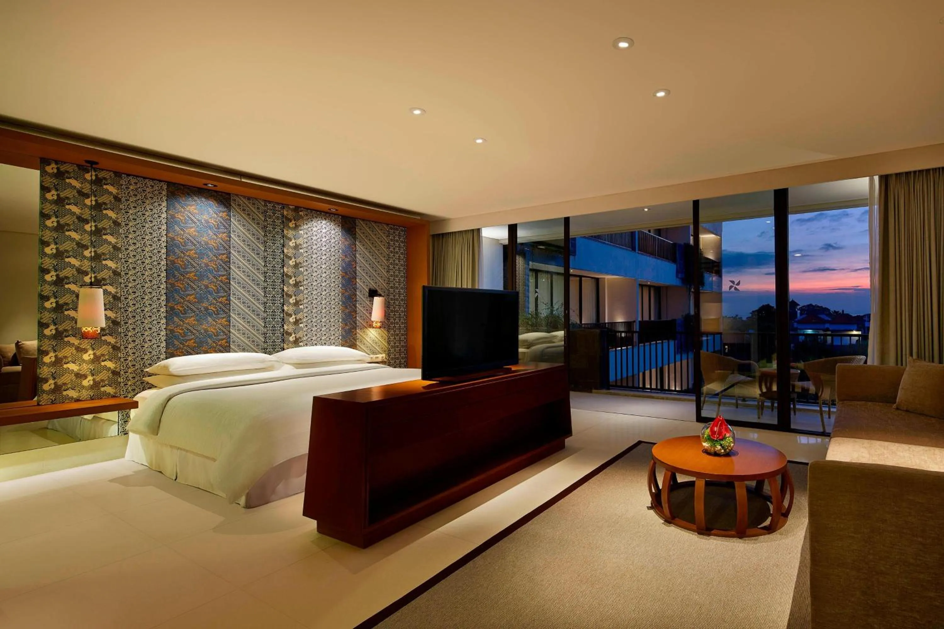 Photo of the whole room, Bed in Four Points by Sheraton Bali, Seminyak