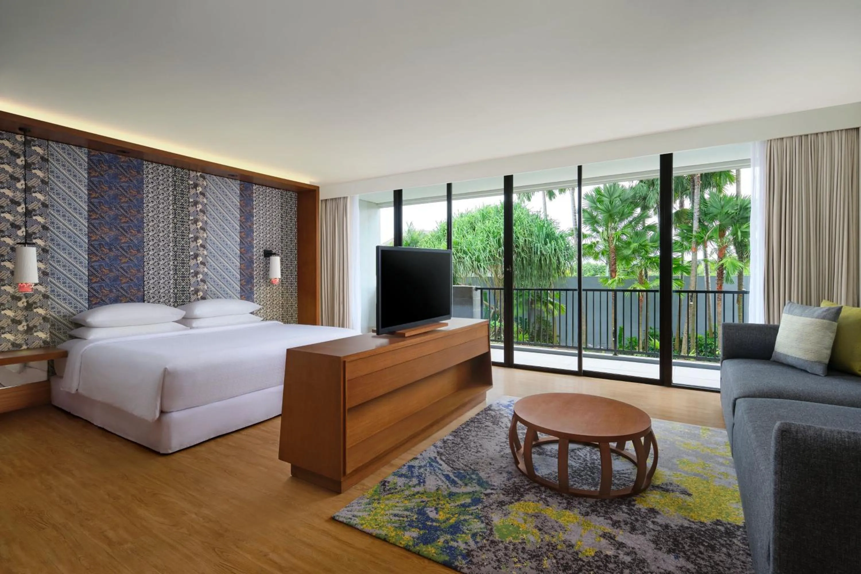 Photo of the whole room, Bed in Four Points by Sheraton Bali, Seminyak