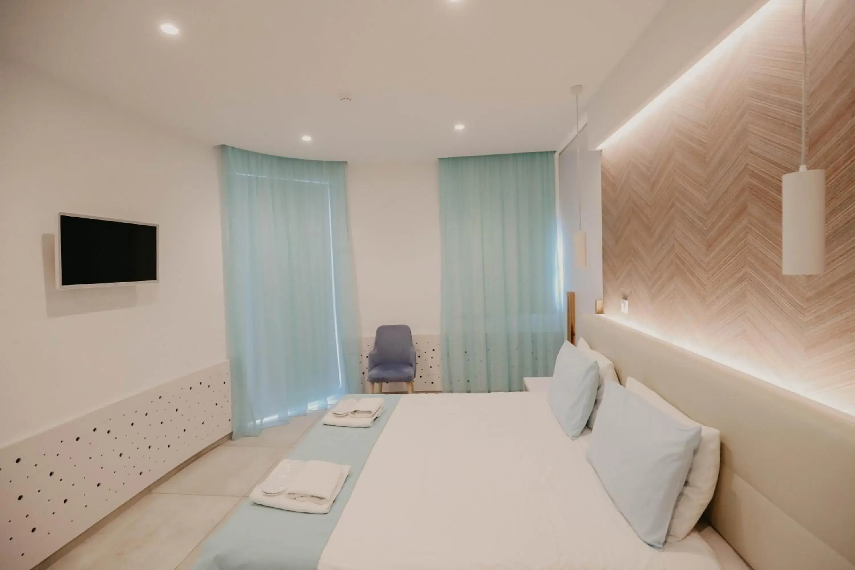 Triple Room with Side Sea View Balcony in Hai Hotel Triple Room with Side Sea View Balcony in Hai Hotel