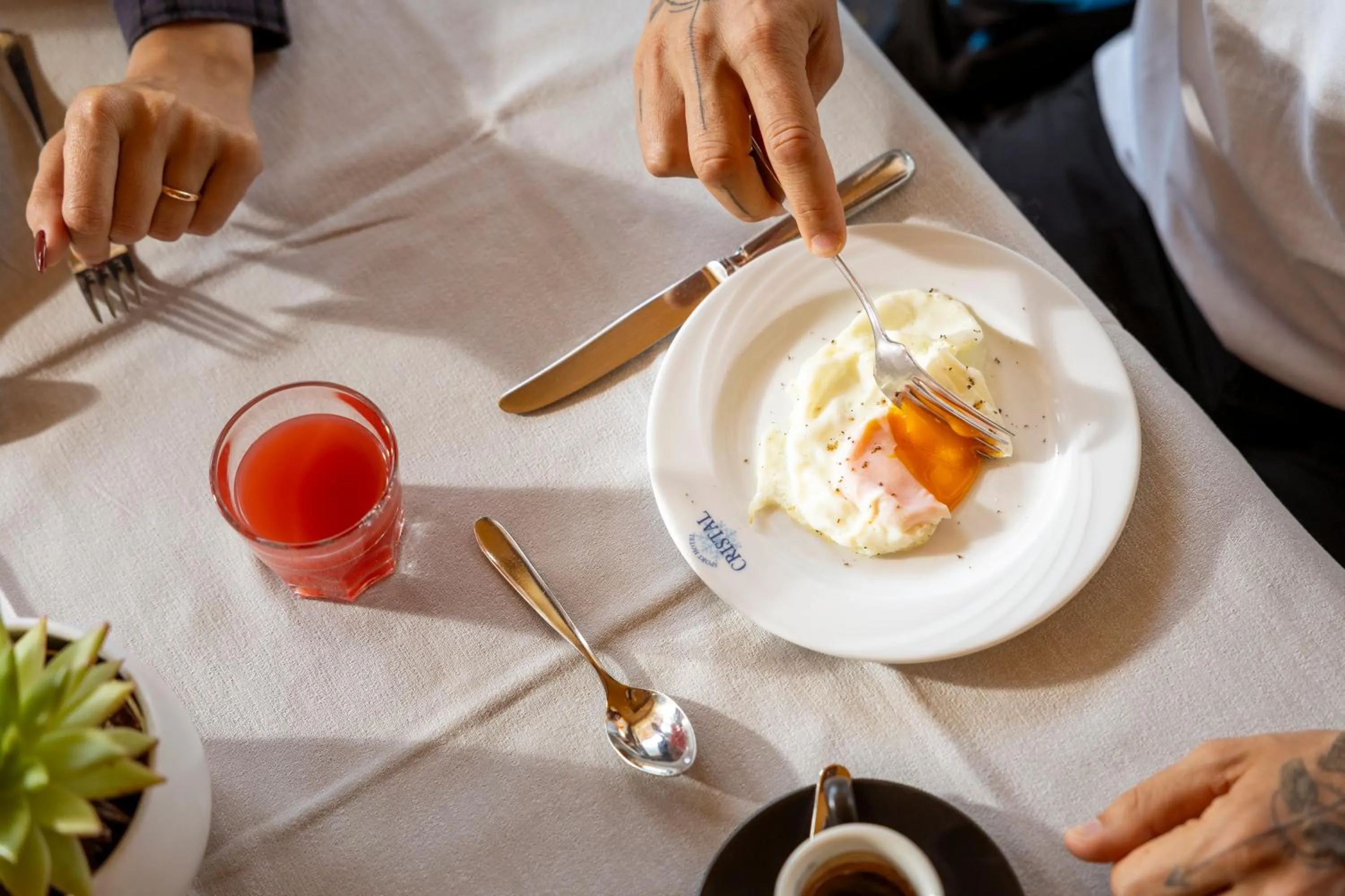 Restaurant/places to eat in Sport Hotel Cristal