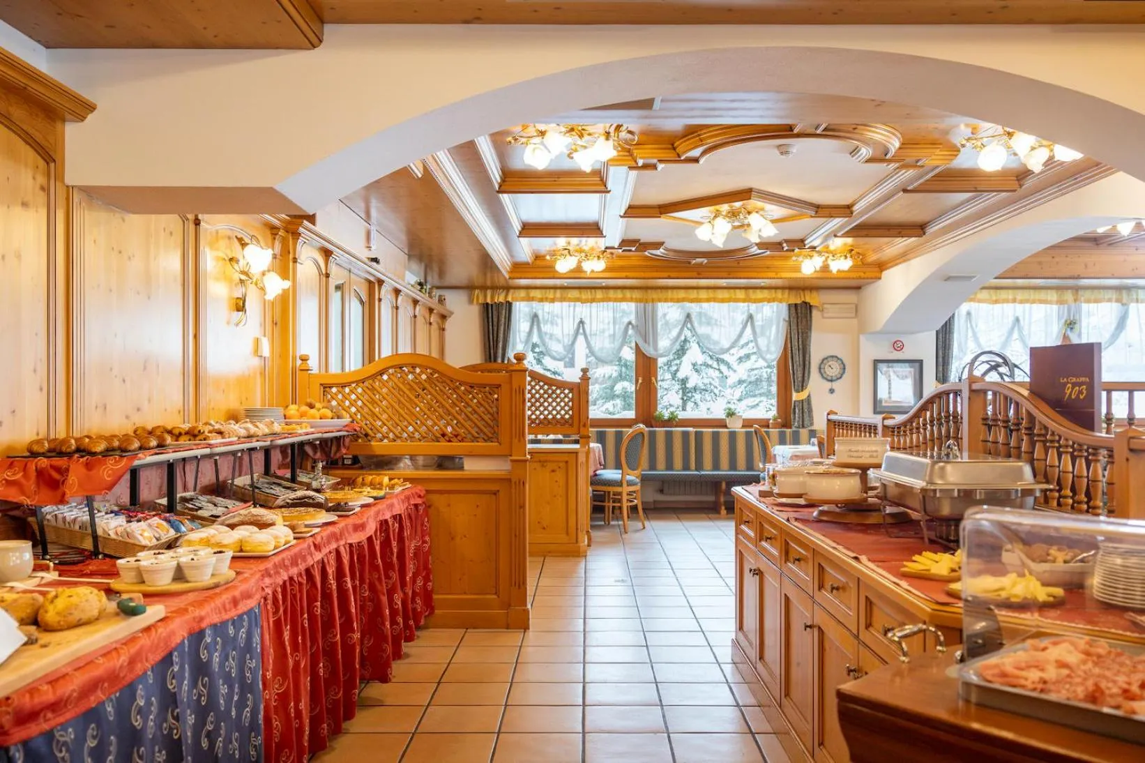 Food and drinks in Sport Hotel Cristal