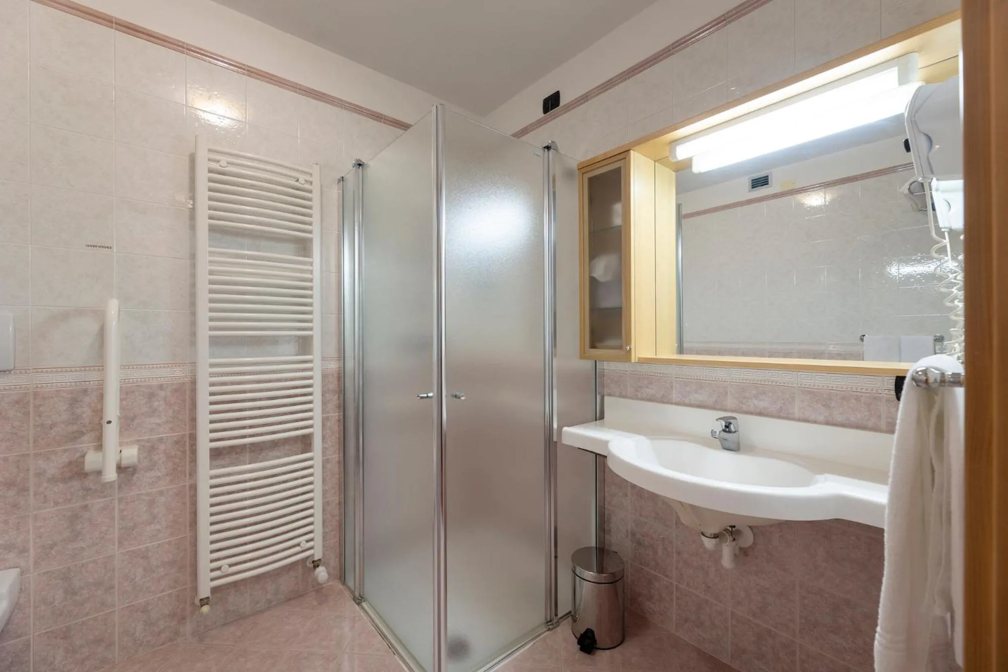 Shower in Sport Hotel Cristal