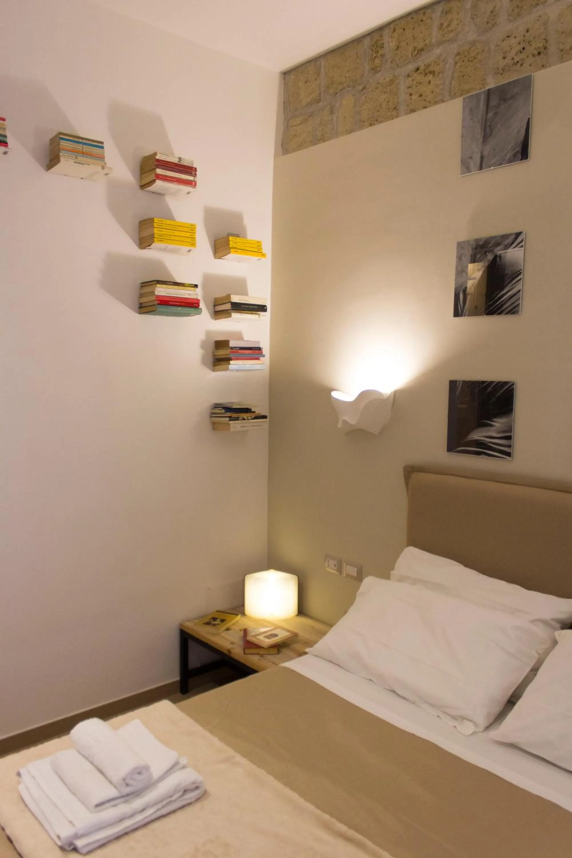 Photo of the whole room, Bed in Schiara