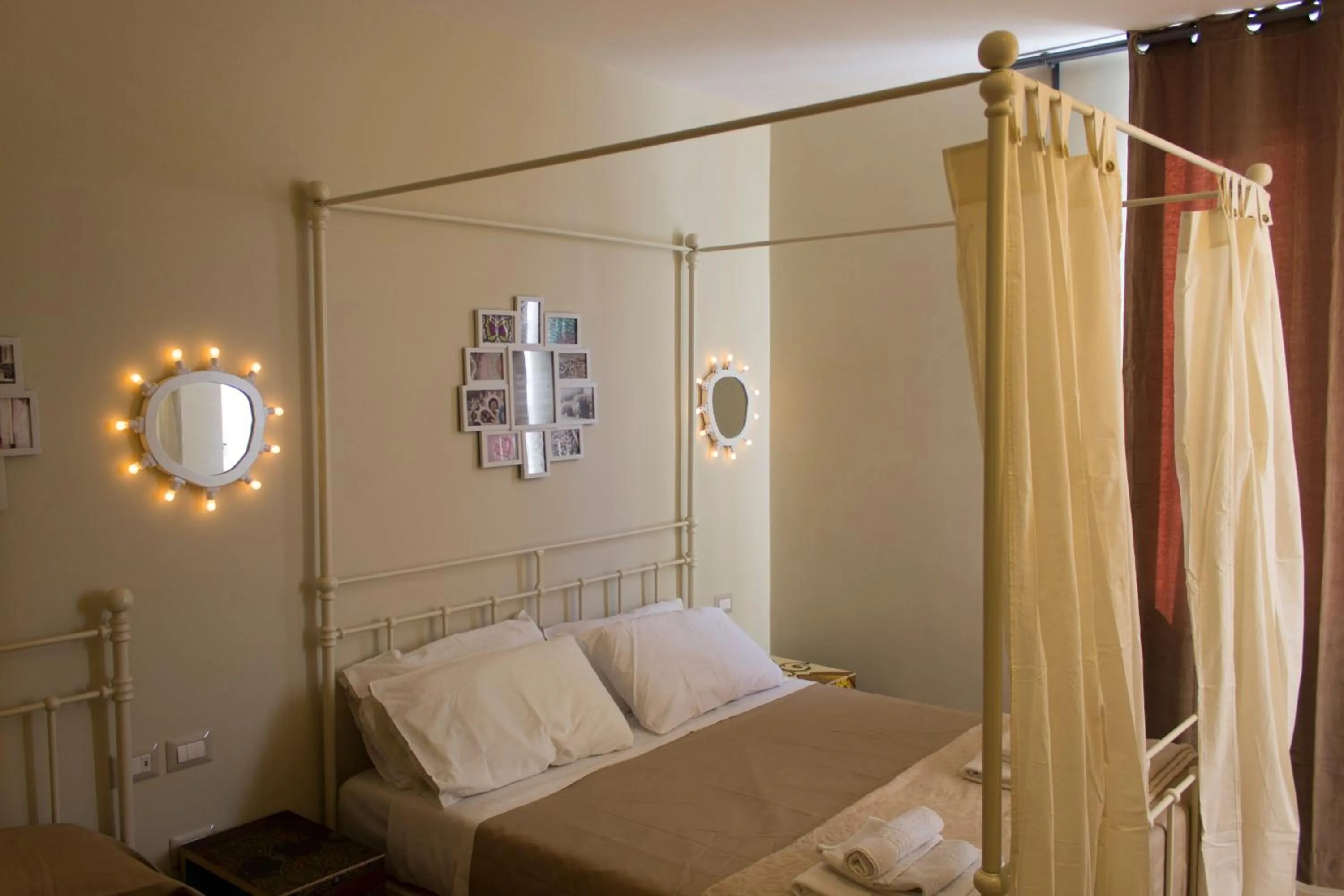 Photo of the whole room, Bed in Schiara