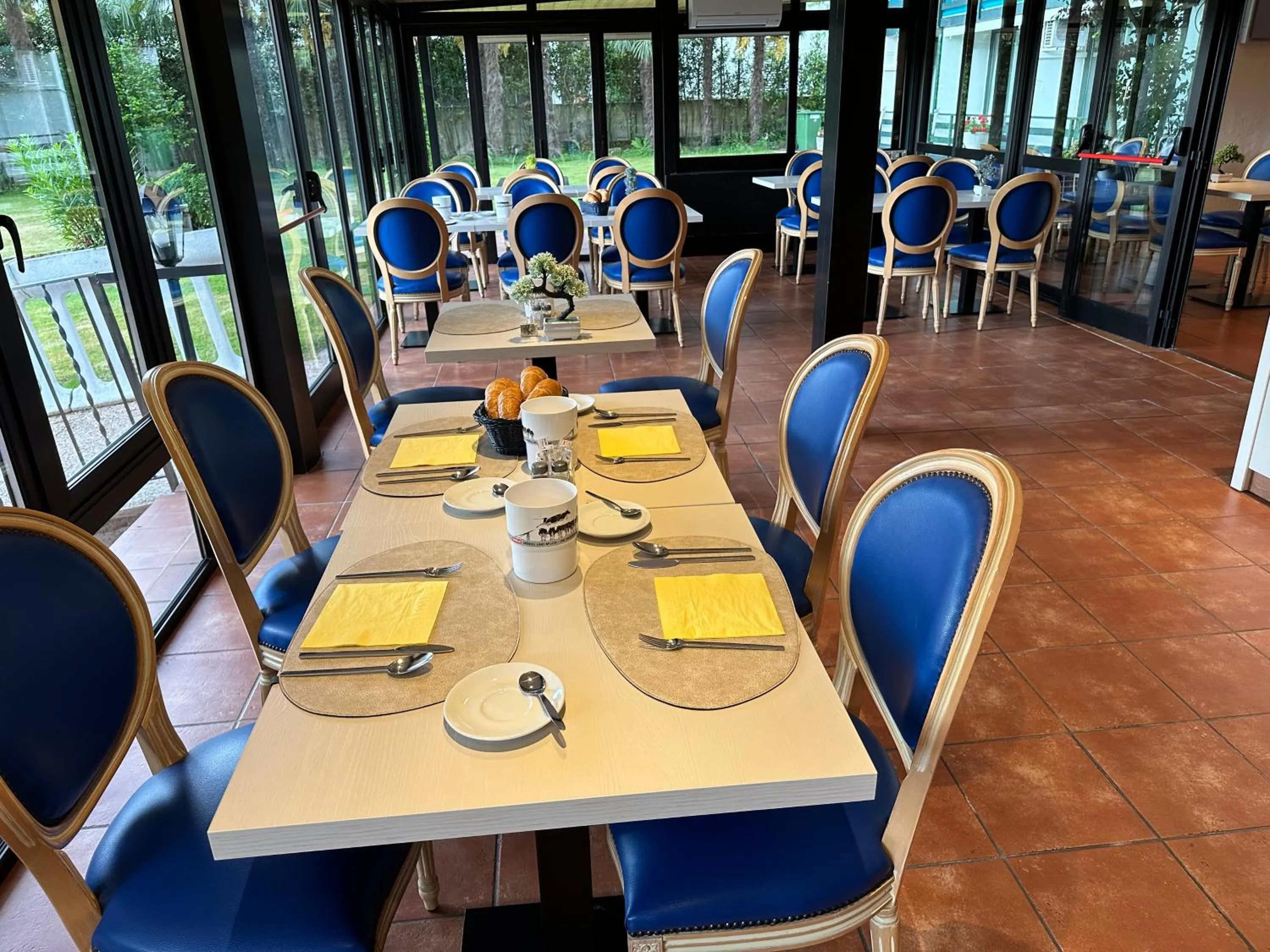 Restaurant/places to eat in Hotel Tiziana