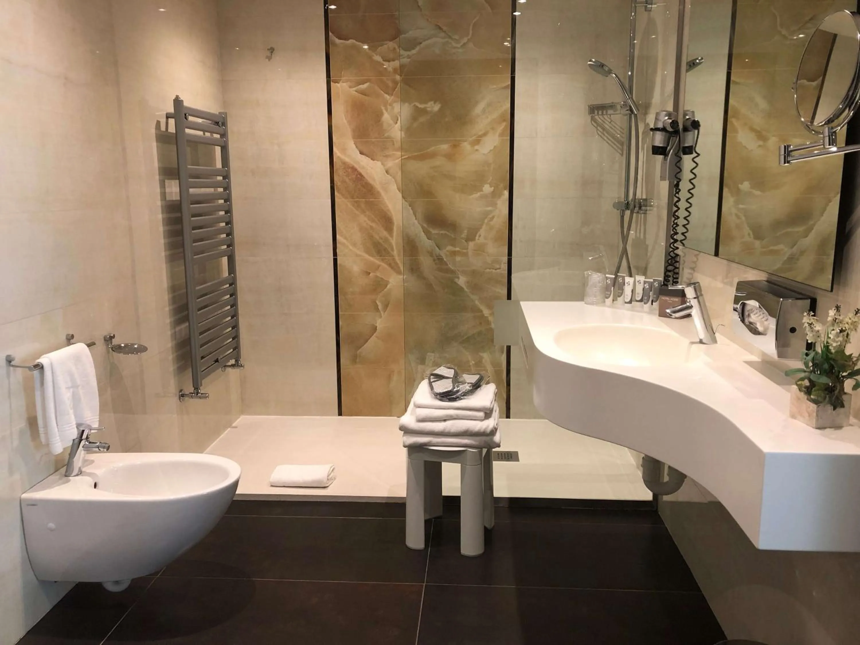 Bathroom in Best Western Hotel Adige