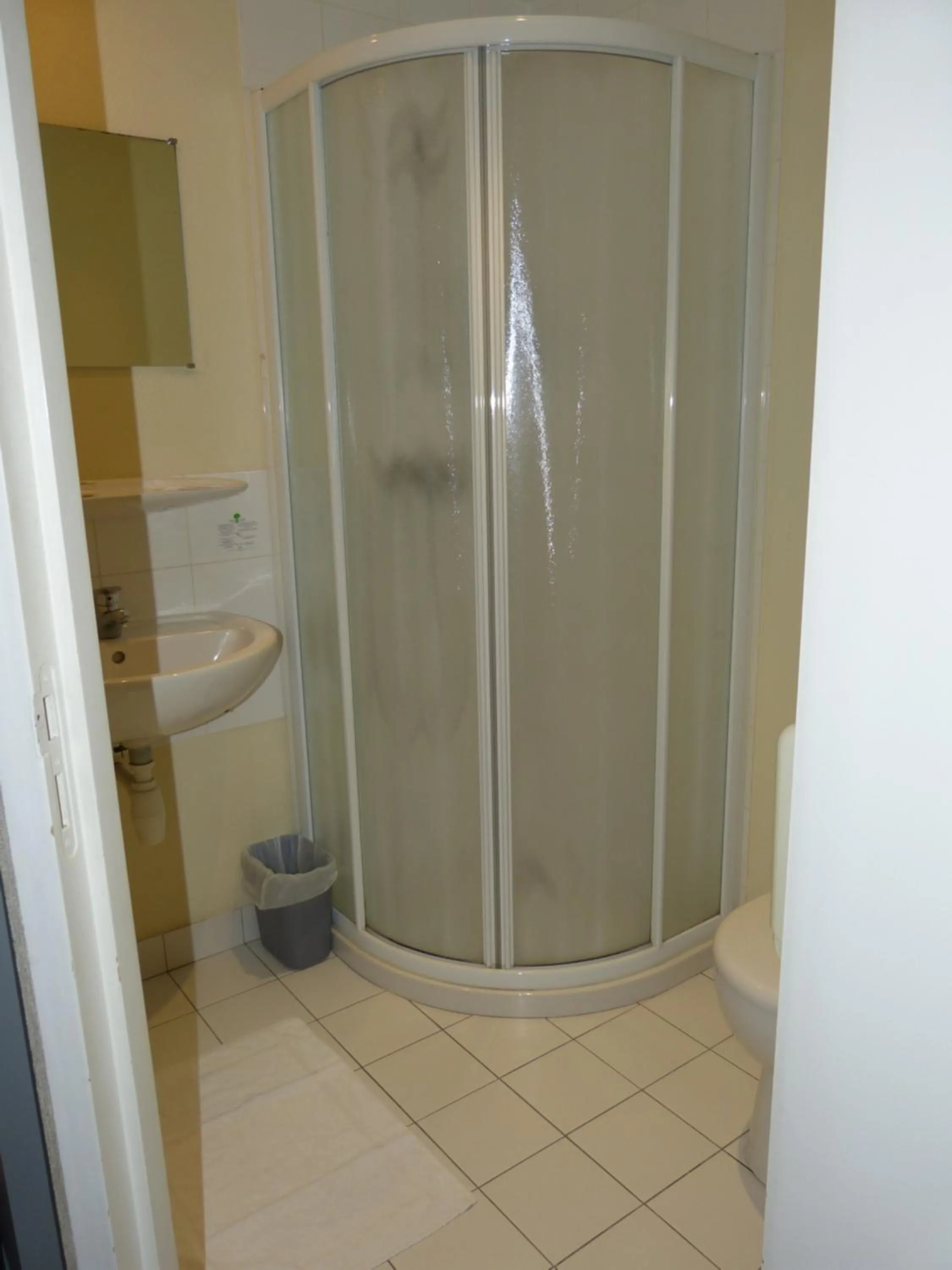 Bathroom in Hôtel Terminus