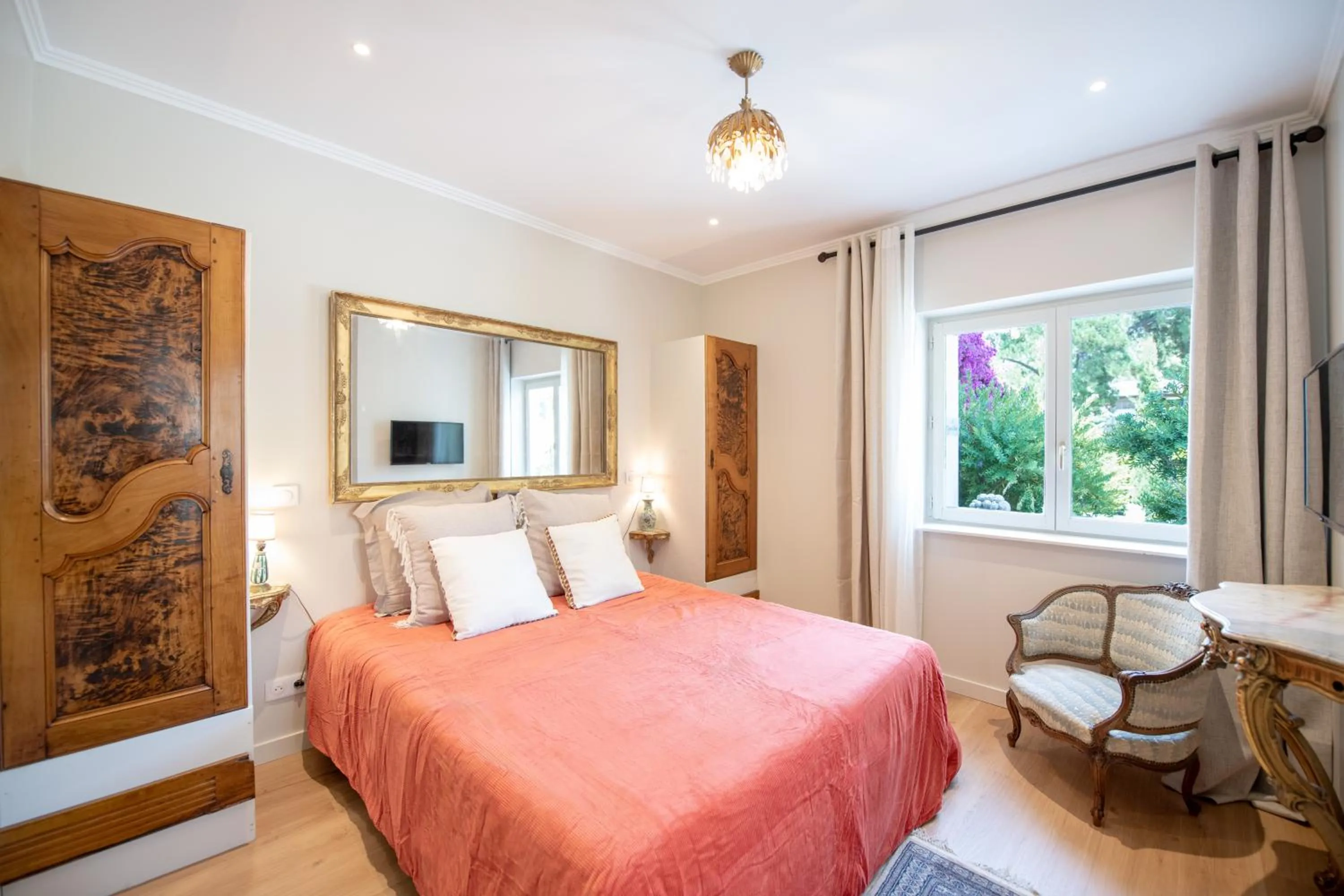 Bedroom, Bed in Campo Di Fiori, Maisons de Charme