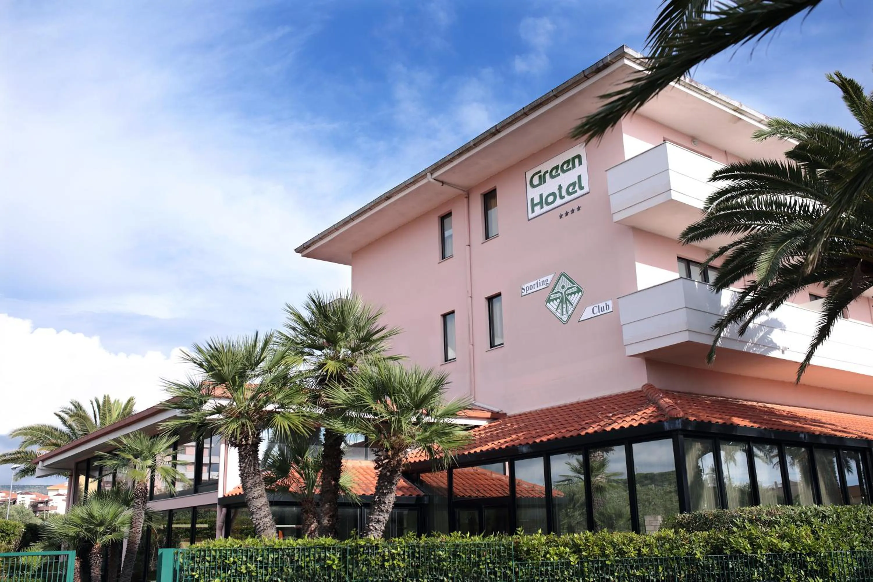 Facade/entrance in Green Sporting Club Hotel