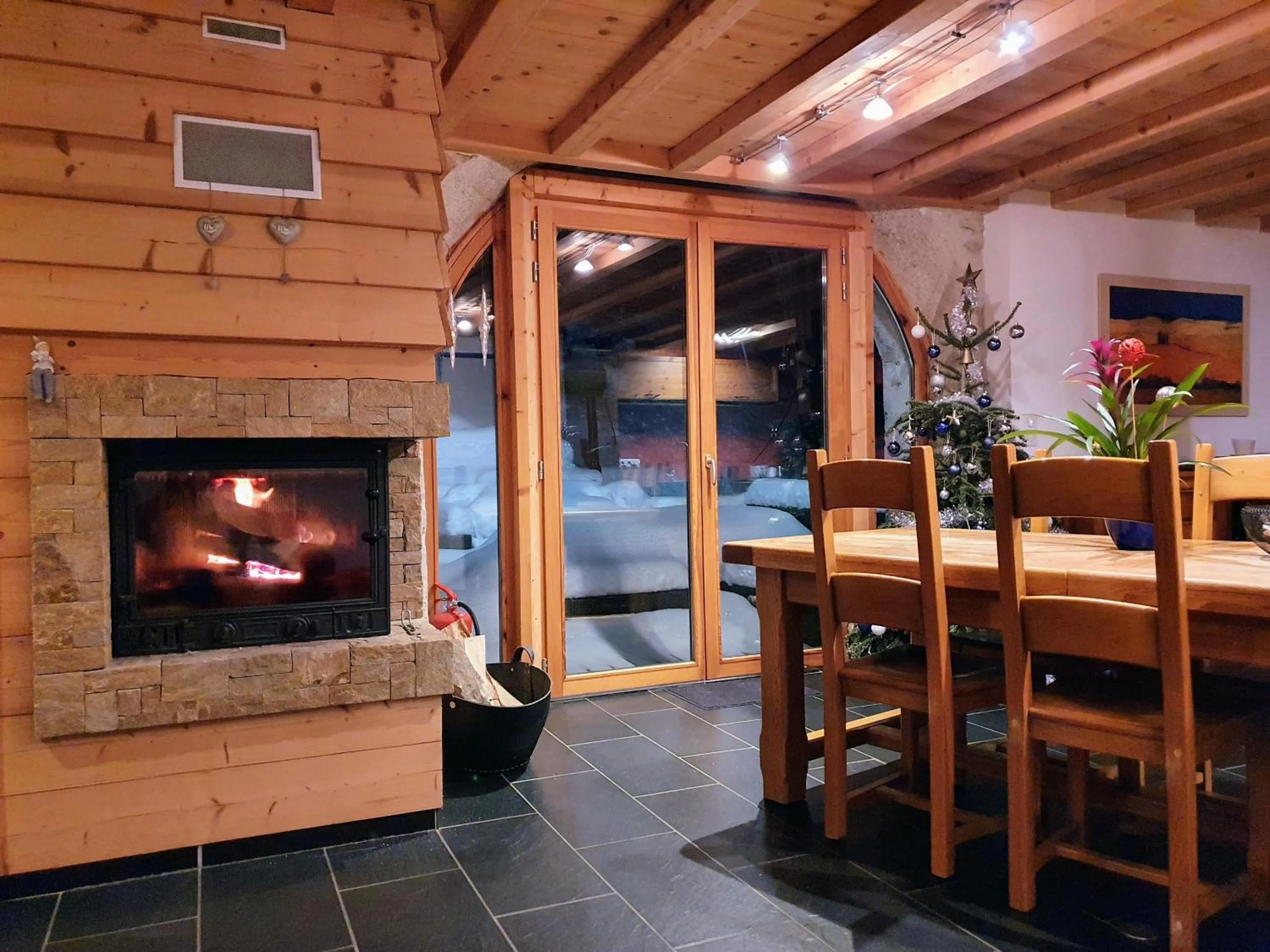 Communal lounge/ TV room in Le Valombré