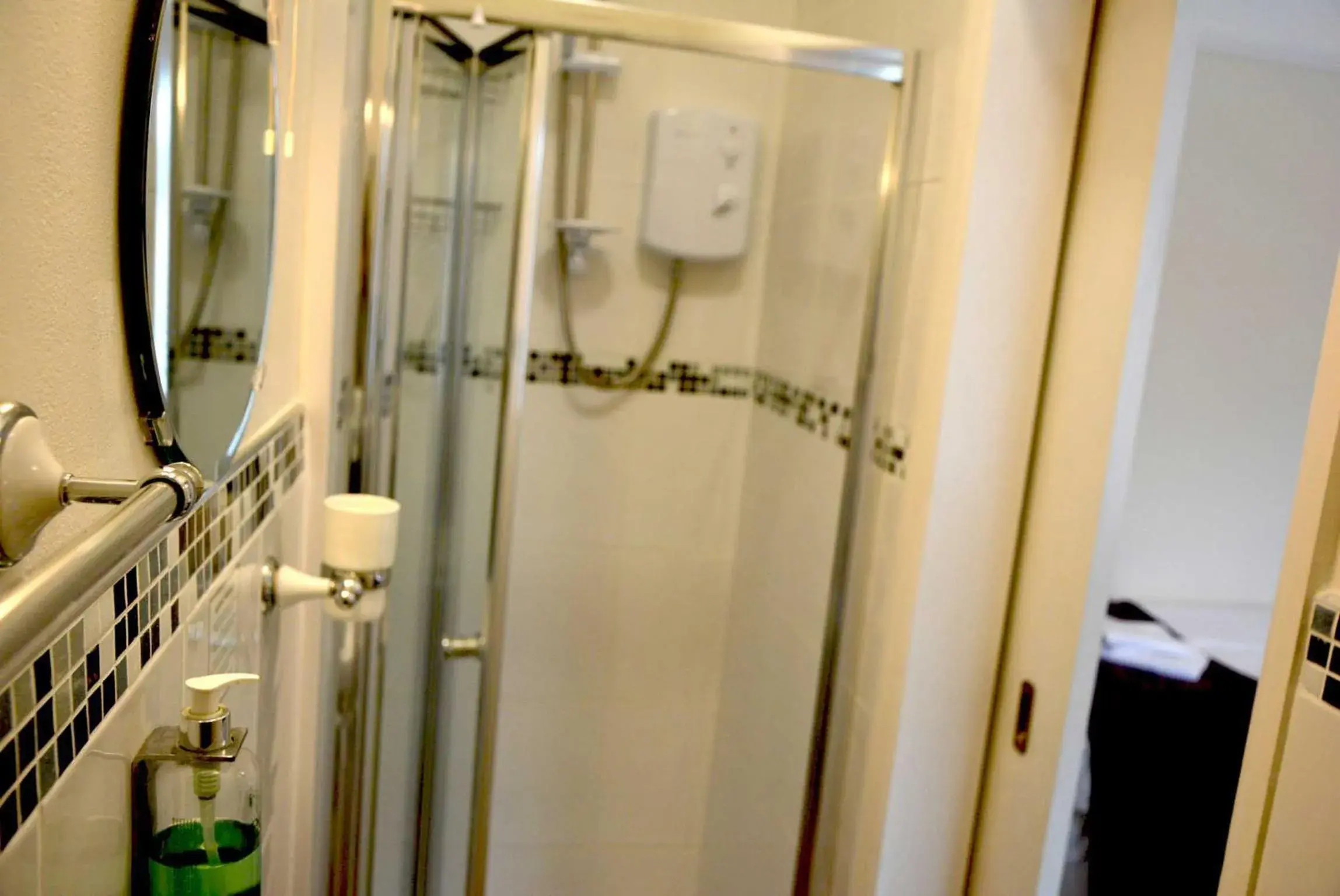 En-suite Double or Single Room in Ashlea Guest House En-suite Double or Single Room in Ashlea Guest House