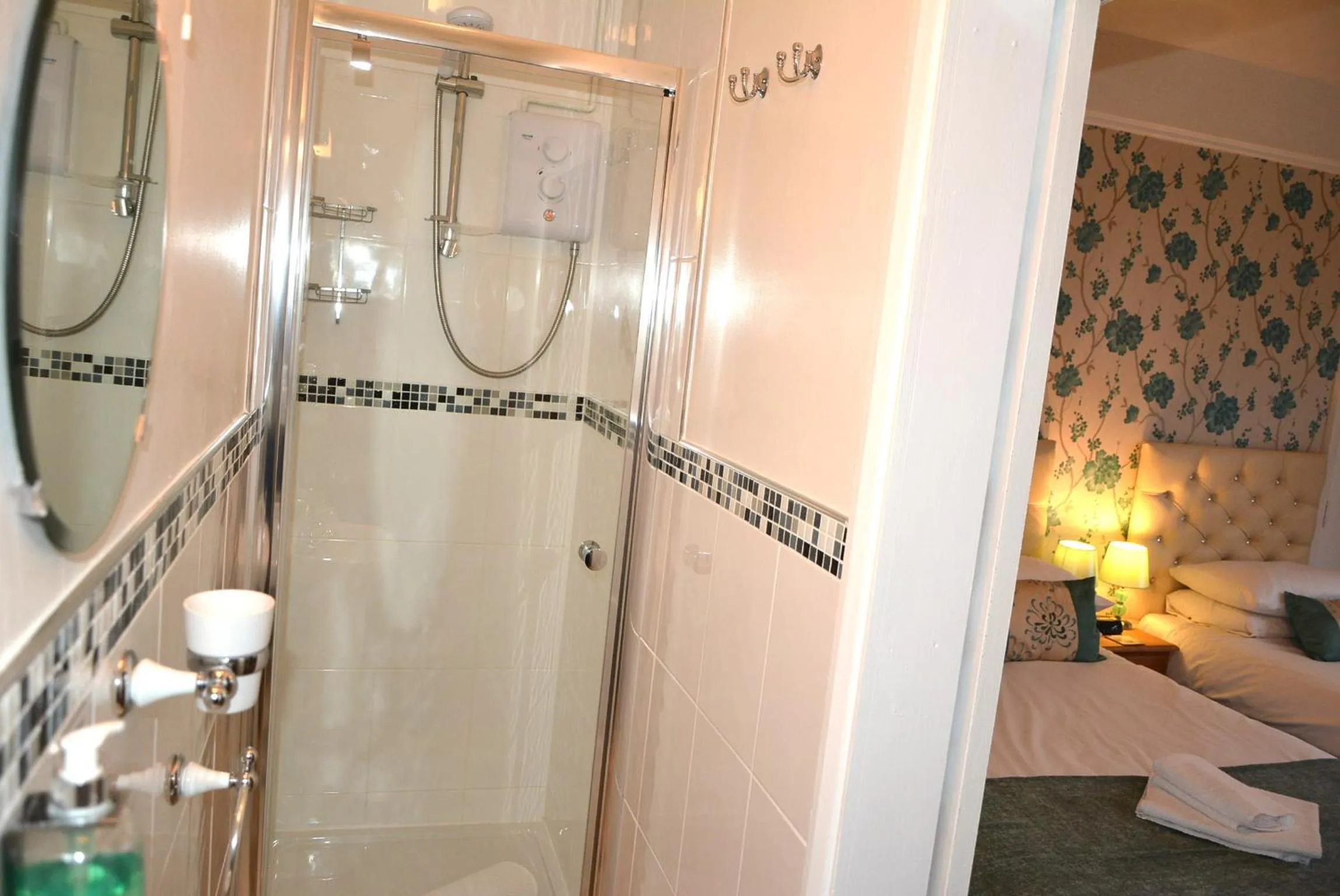 Shower in Ashlea Guest House