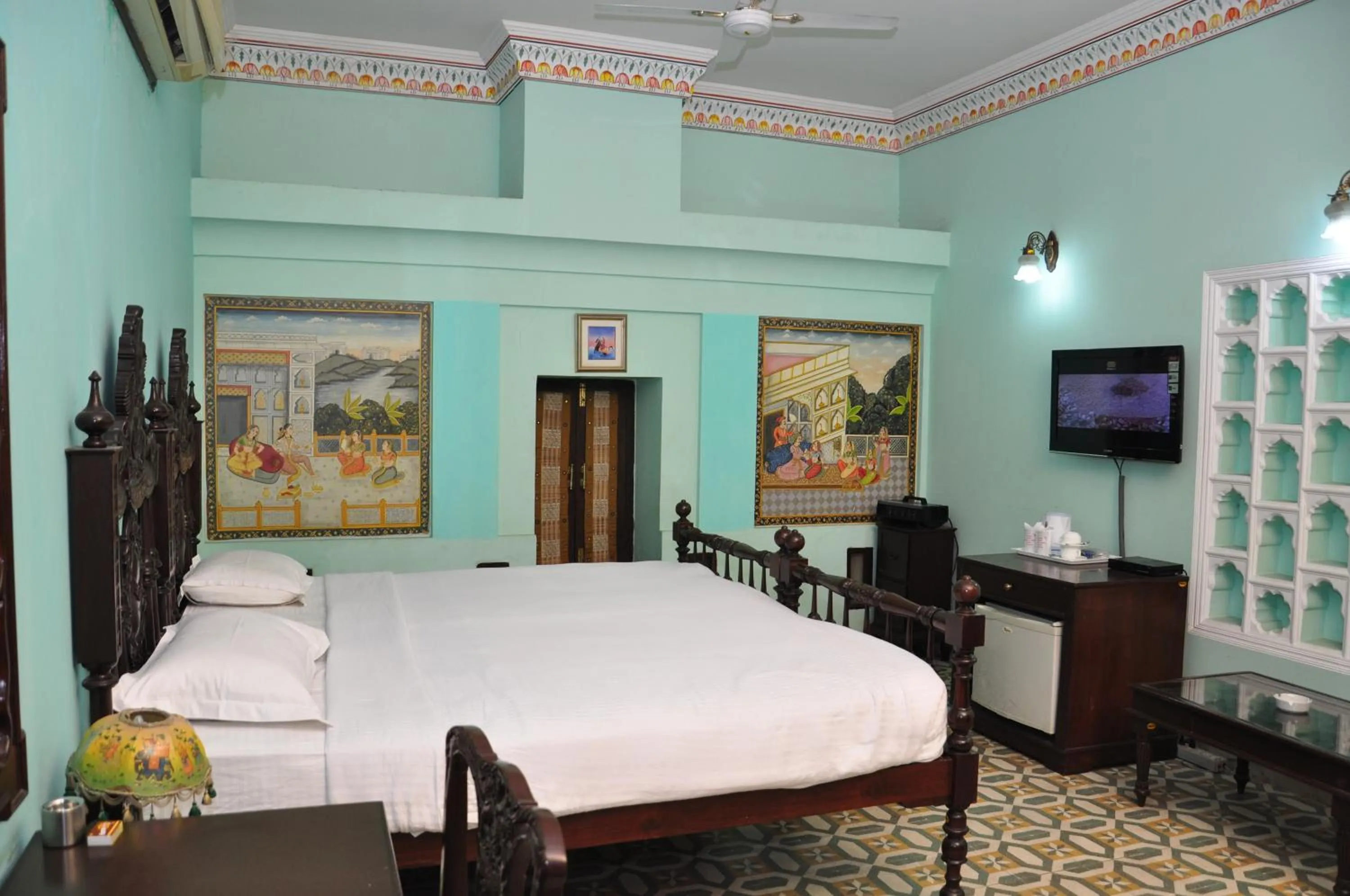 Photo of the whole room in The Fort Ramgarh