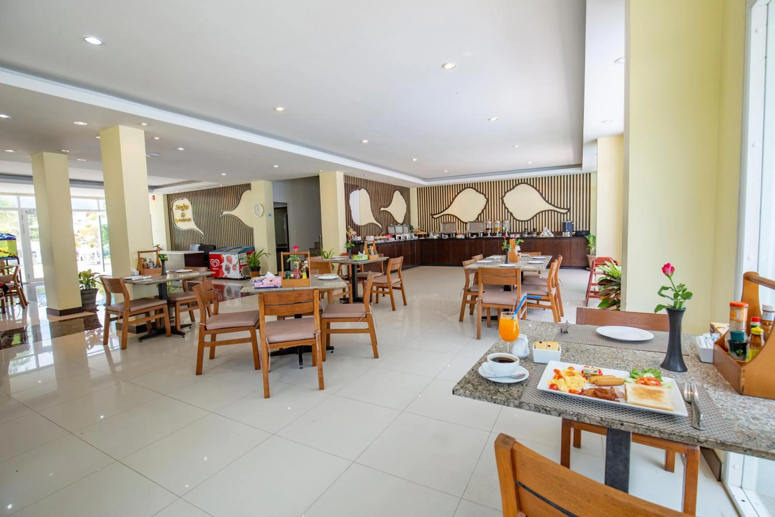 Restaurant/places to eat in Sungthong Kamala Beach Resort