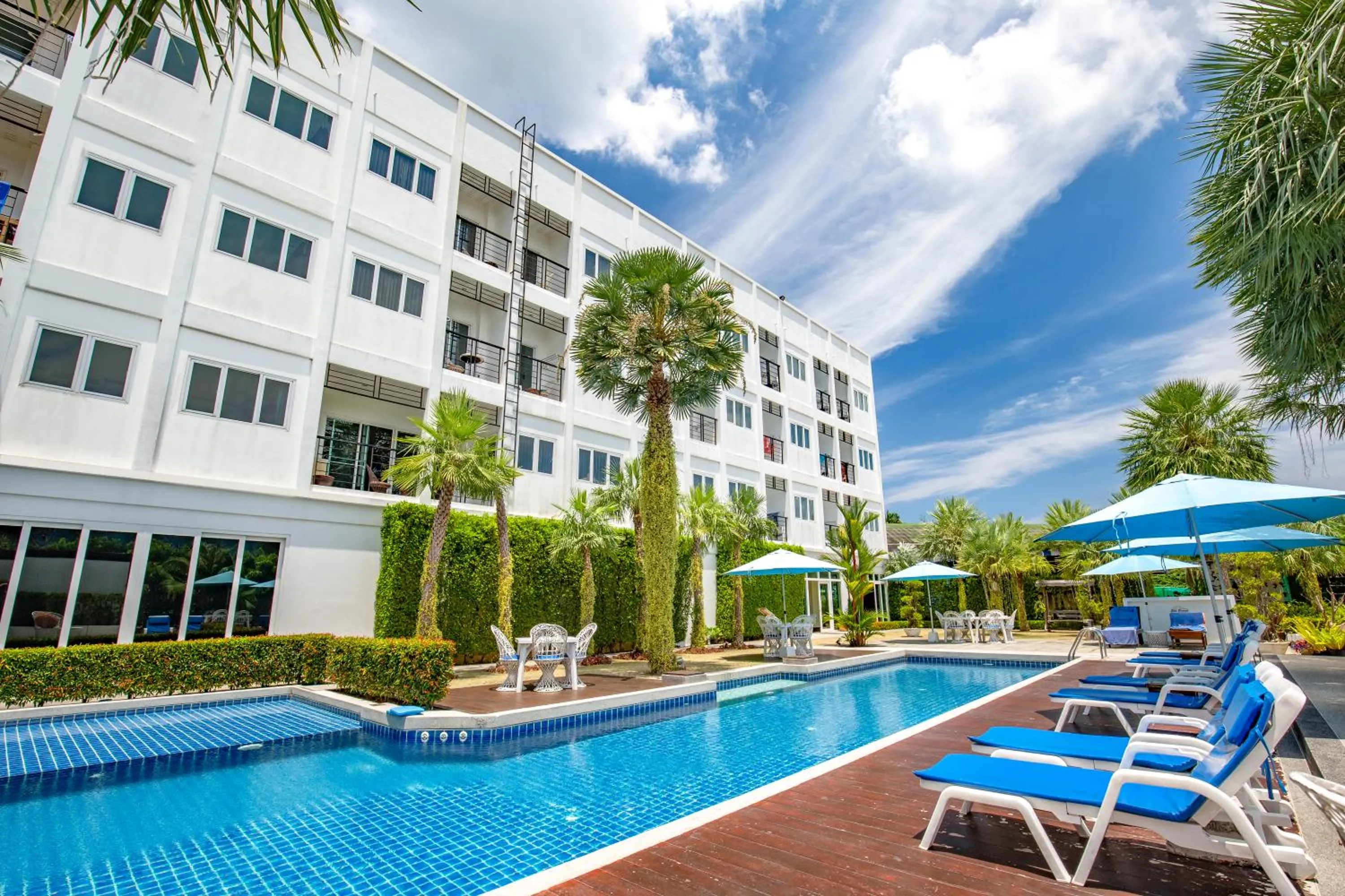 Garden view in Sungthong Kamala Beach Resort
