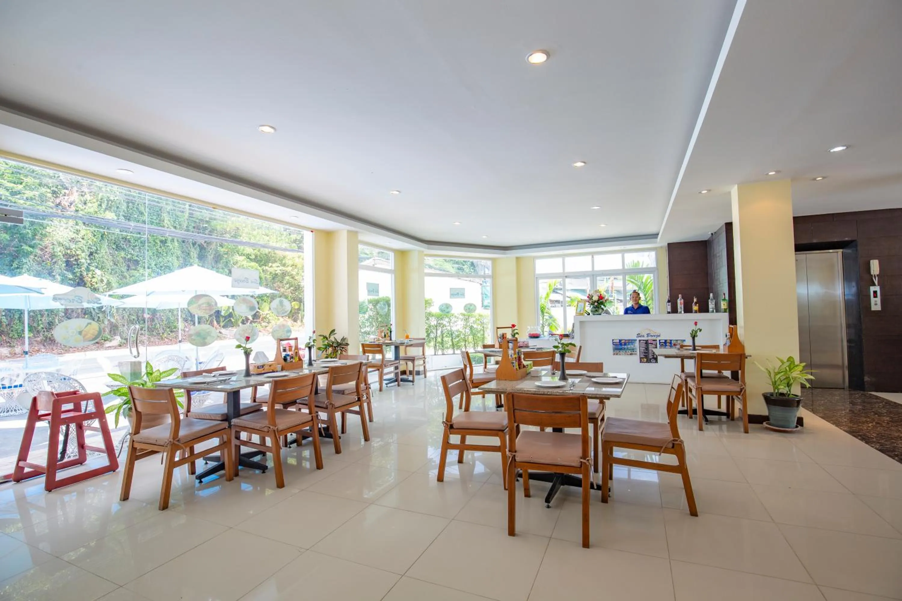 Restaurant/places to eat in Sungthong Kamala Beach Resort