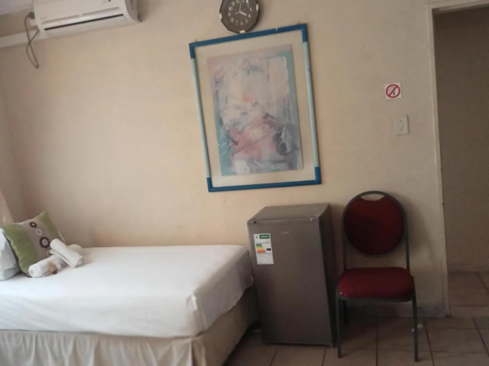 Bed in Diphororo guest house