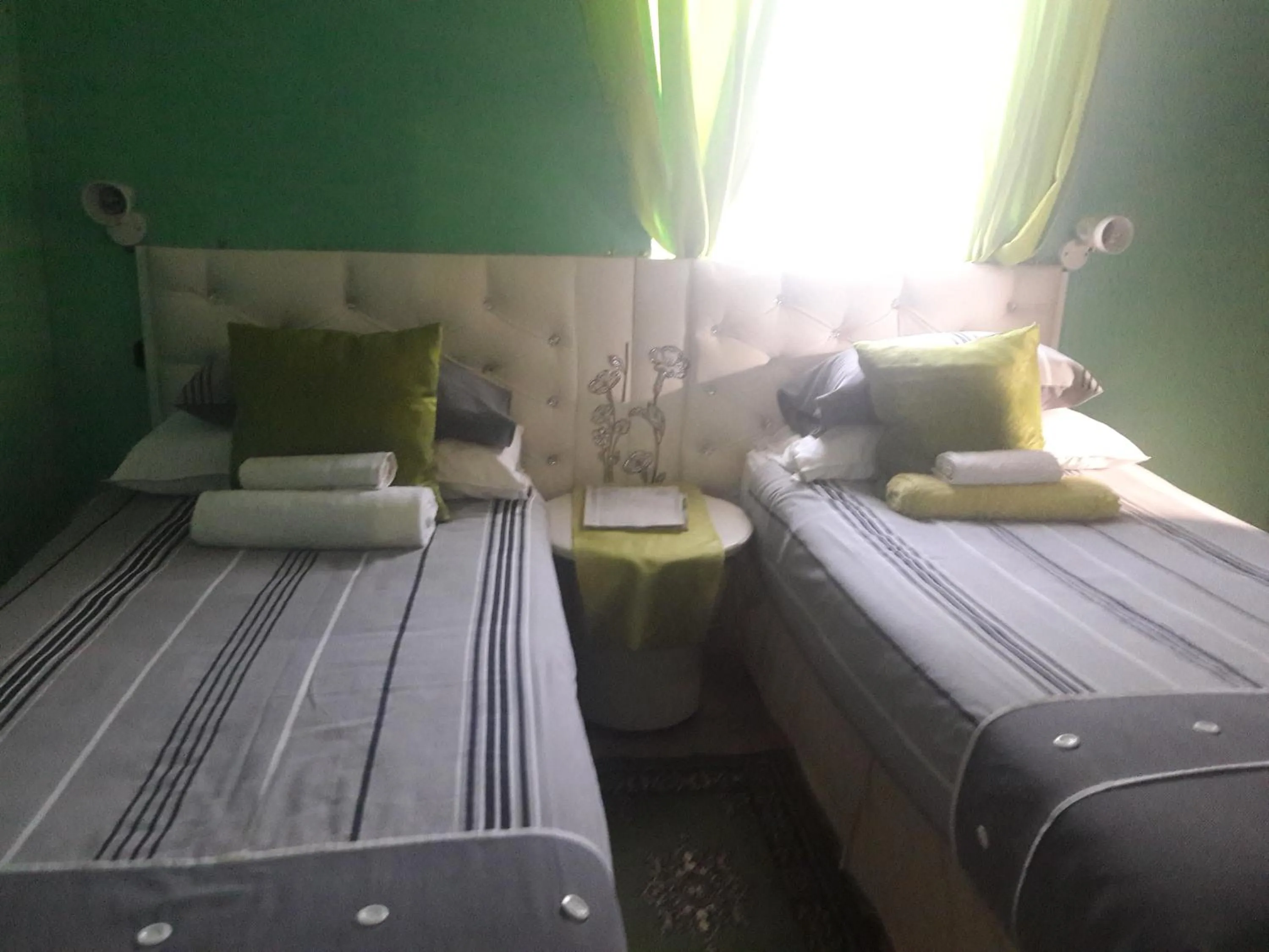 Bed in Diphororo guest house