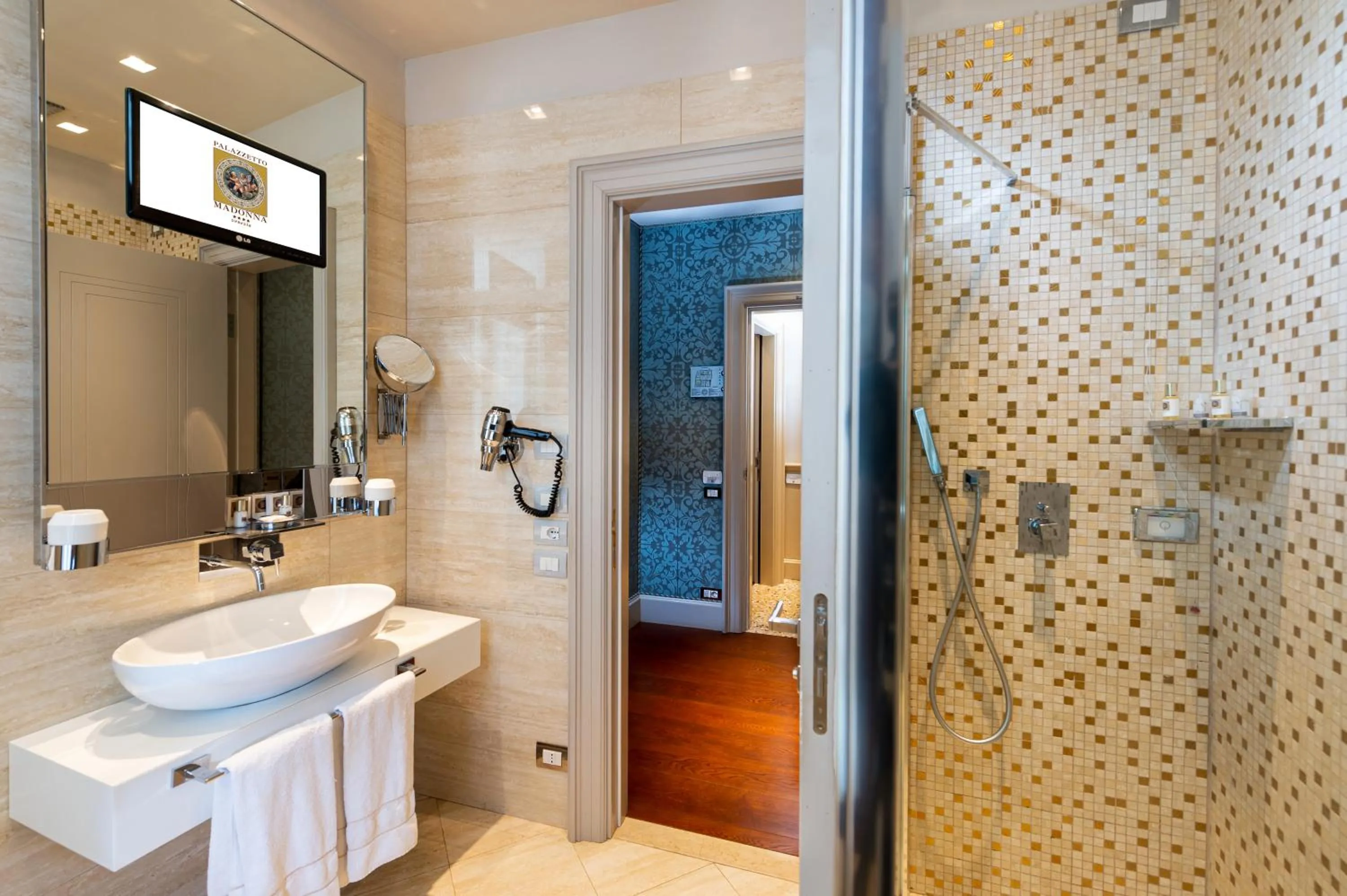 Bathroom in Hotel Palazzetto Madonna