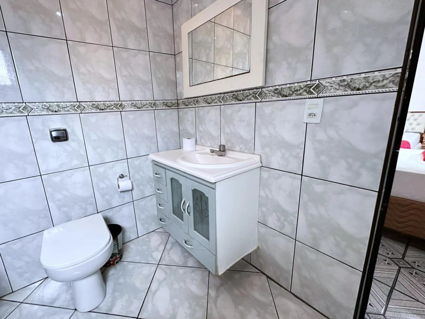 Bedroom in Memorial Hotel