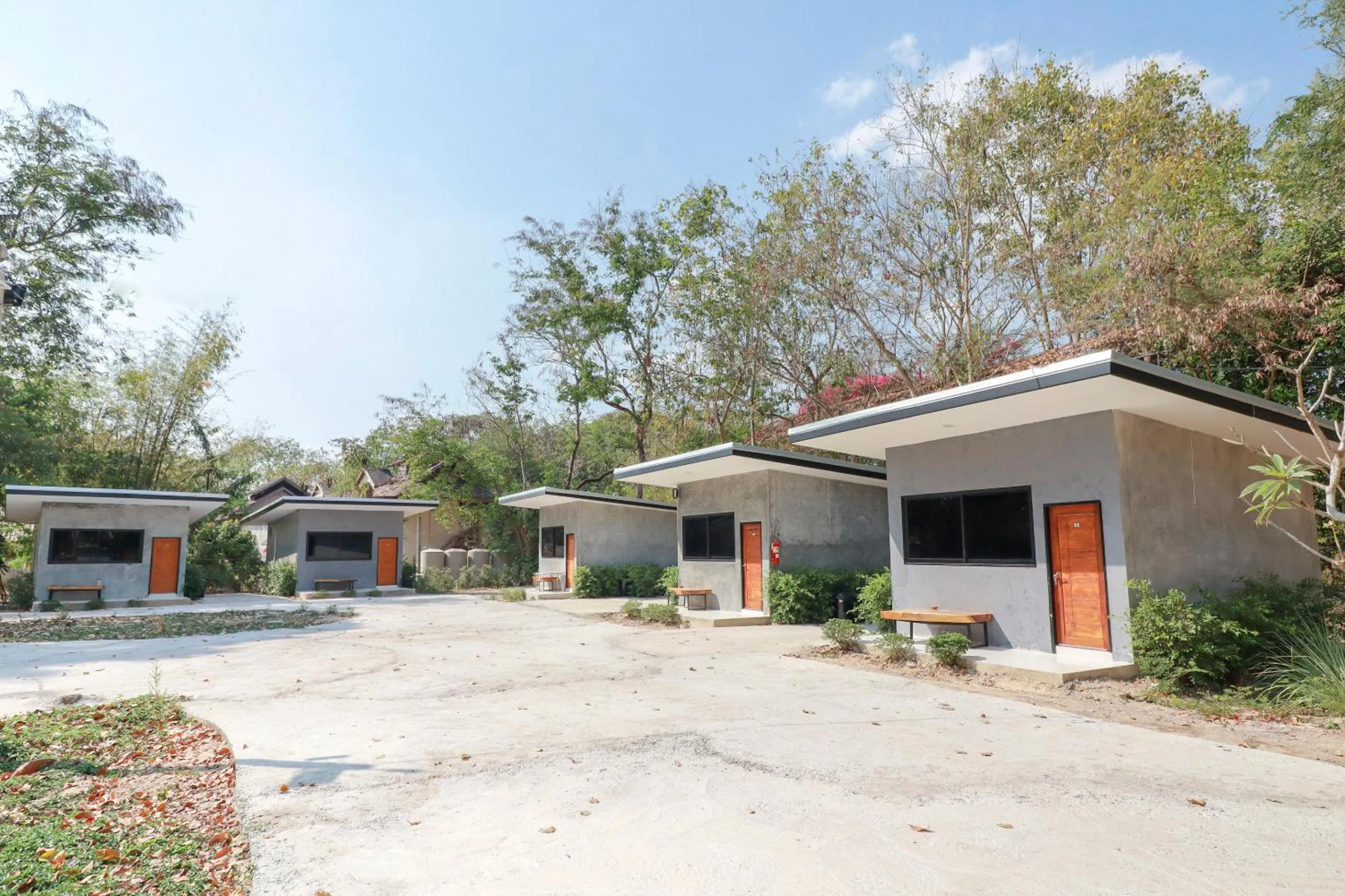 Facade/entrance in Ban Suan Lung Mike