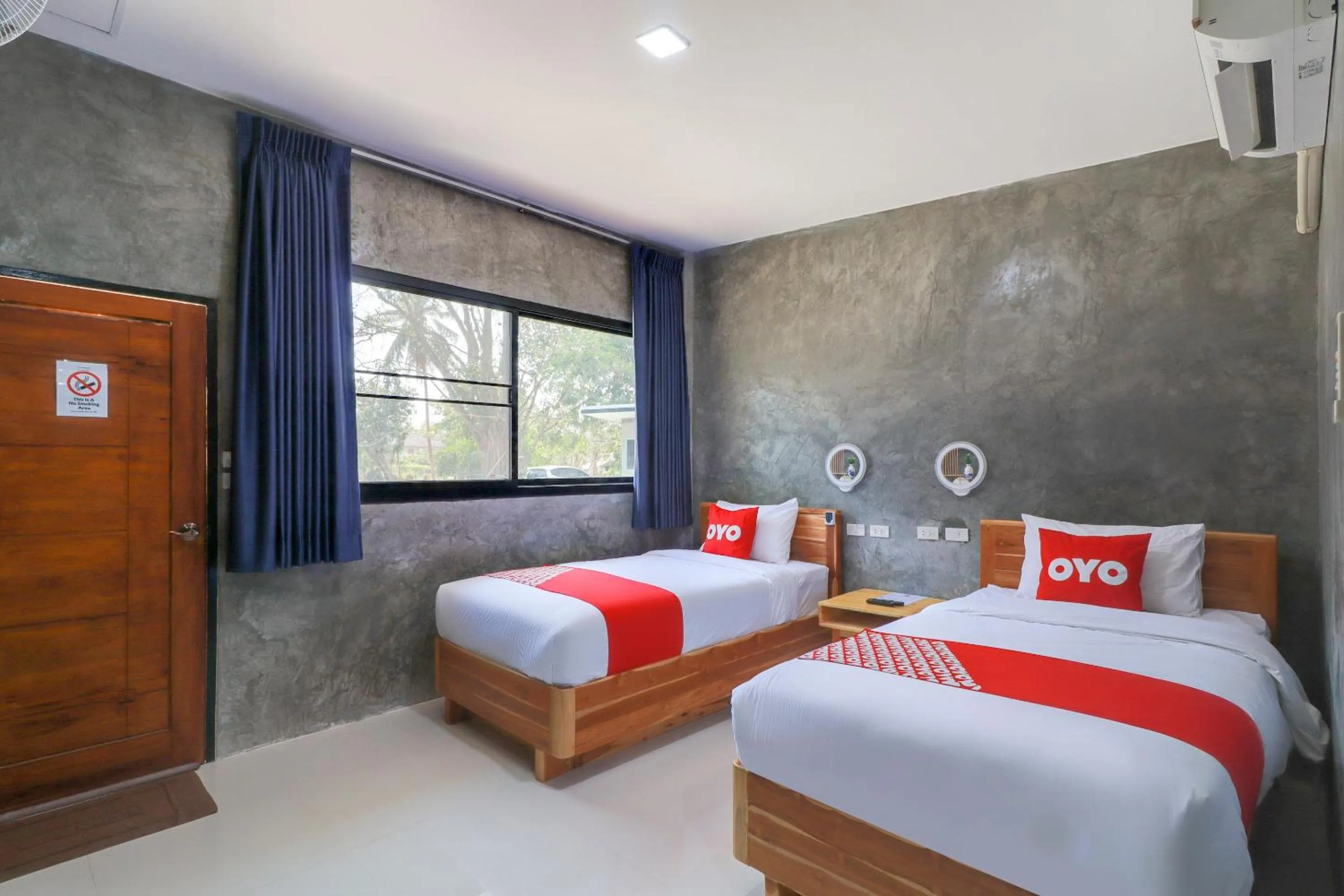 Bedroom, Bed in Ban Suan Lung Mike