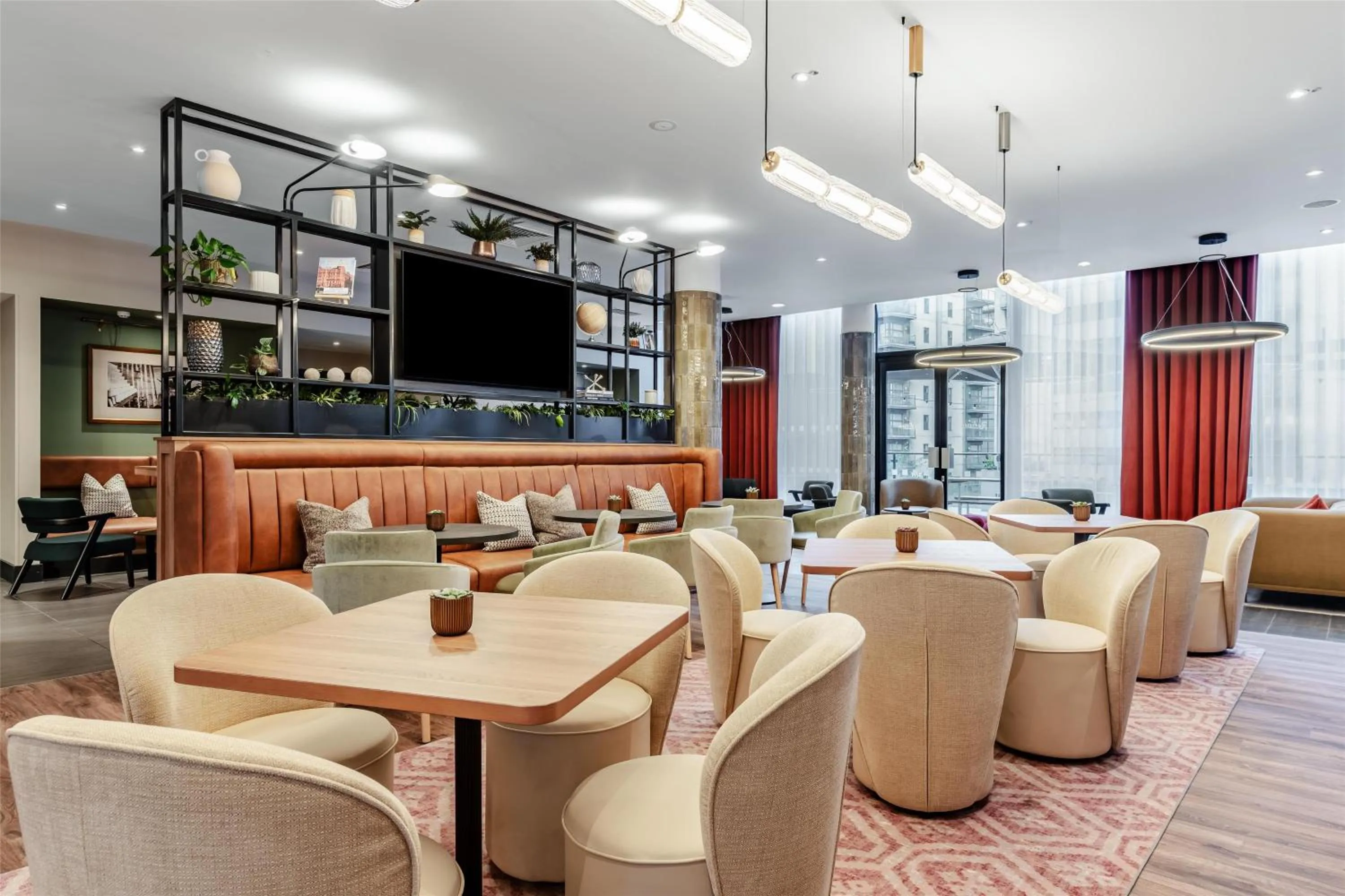 Lounge or bar in Radisson Hotel Manchester City Centre, A Verified Net Zero Hotel
