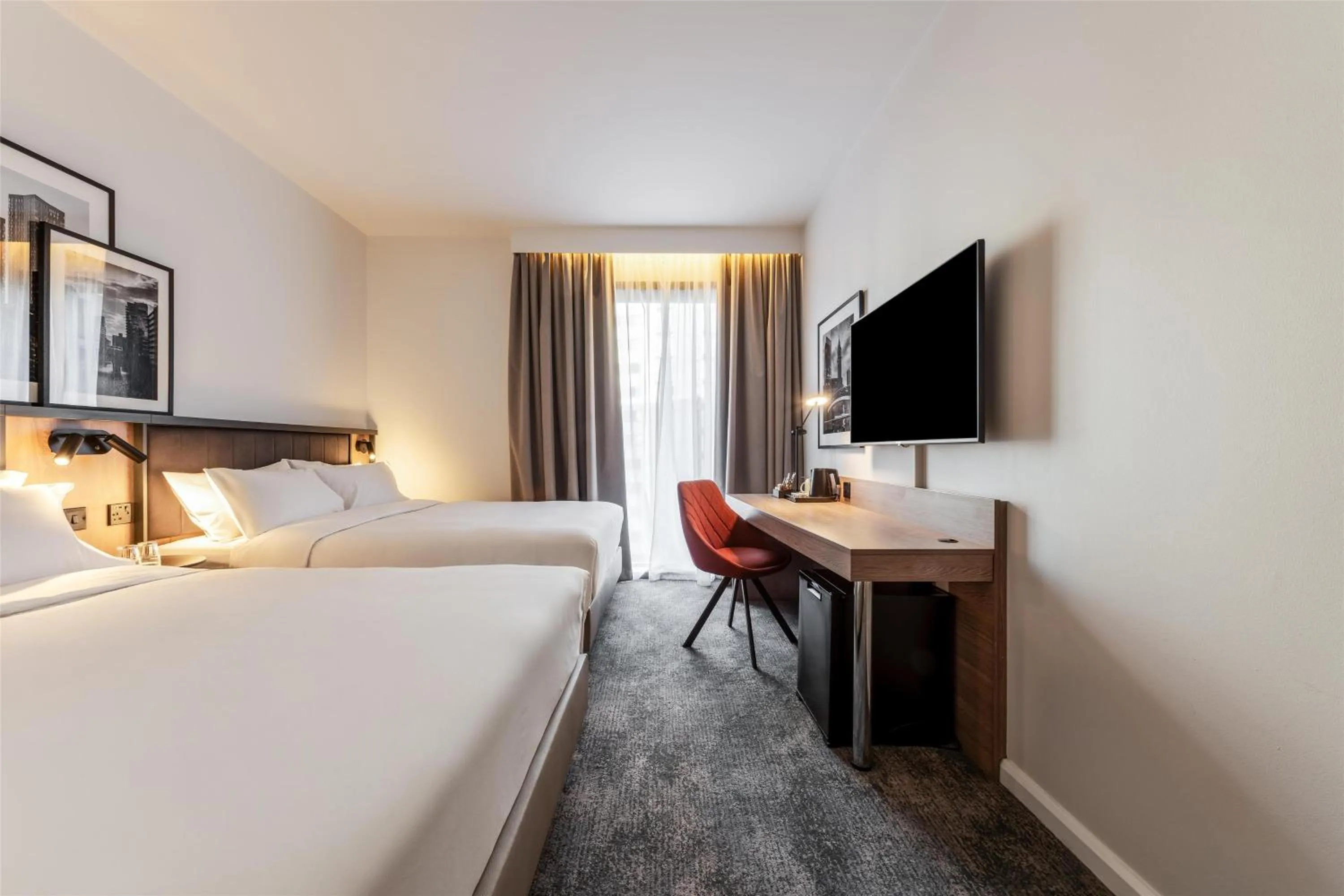Bedroom, Bed in Radisson Hotel Manchester City Centre, A Verified Net Zero Hotel