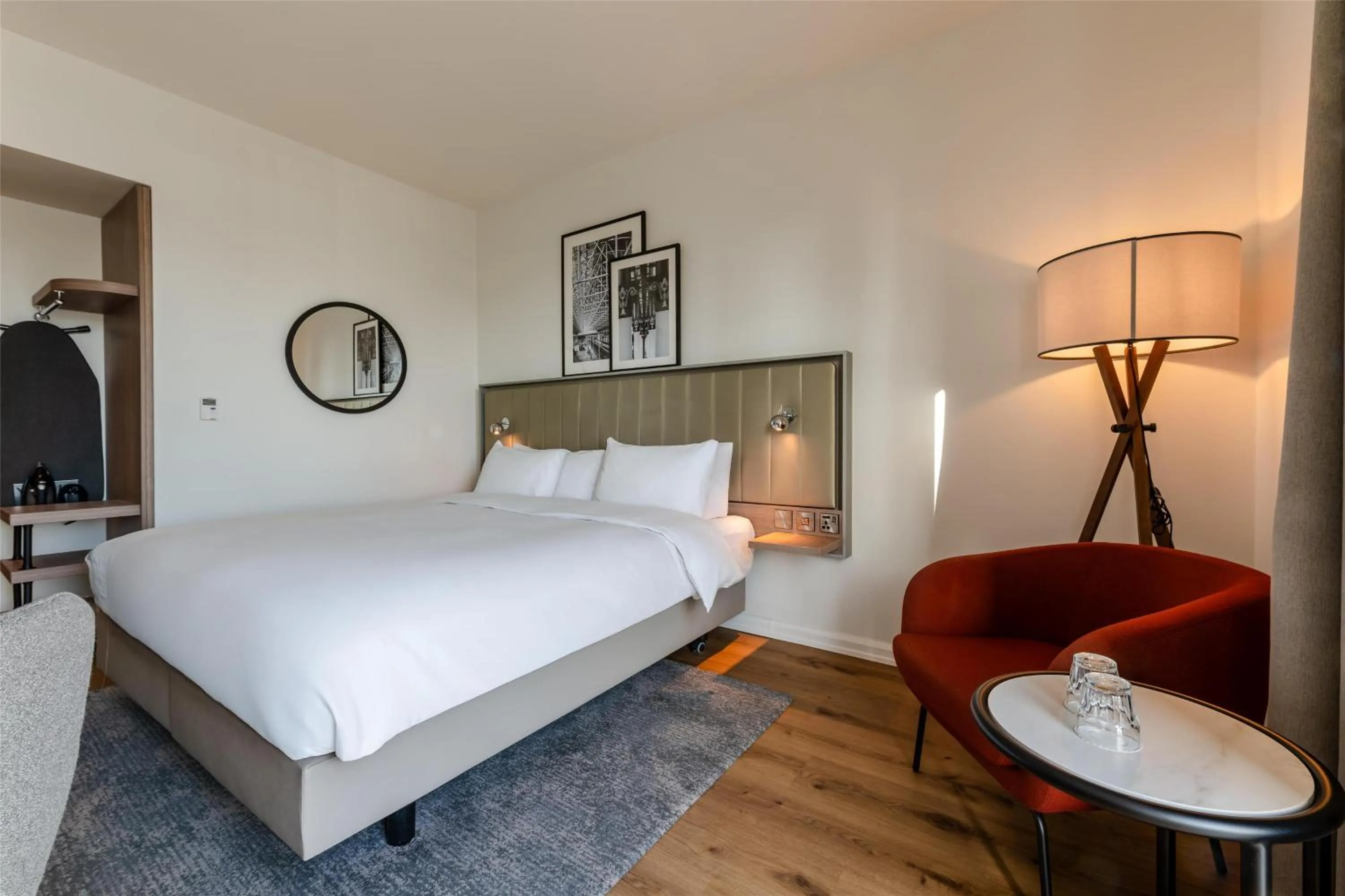 Bedroom, Bed in Radisson Hotel Manchester City Centre, A Verified Net Zero Hotel