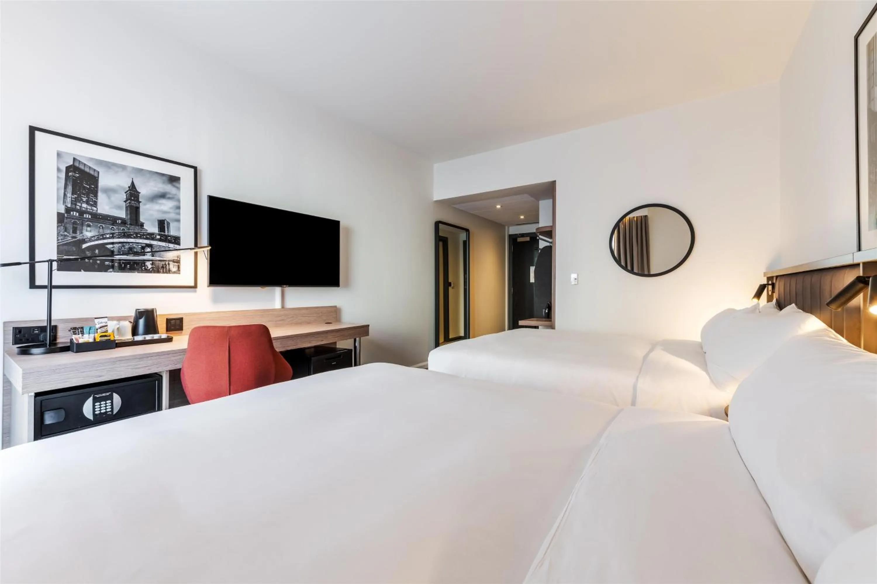 Bedroom, Bed in Radisson Hotel Manchester City Centre, A Verified Net Zero Hotel