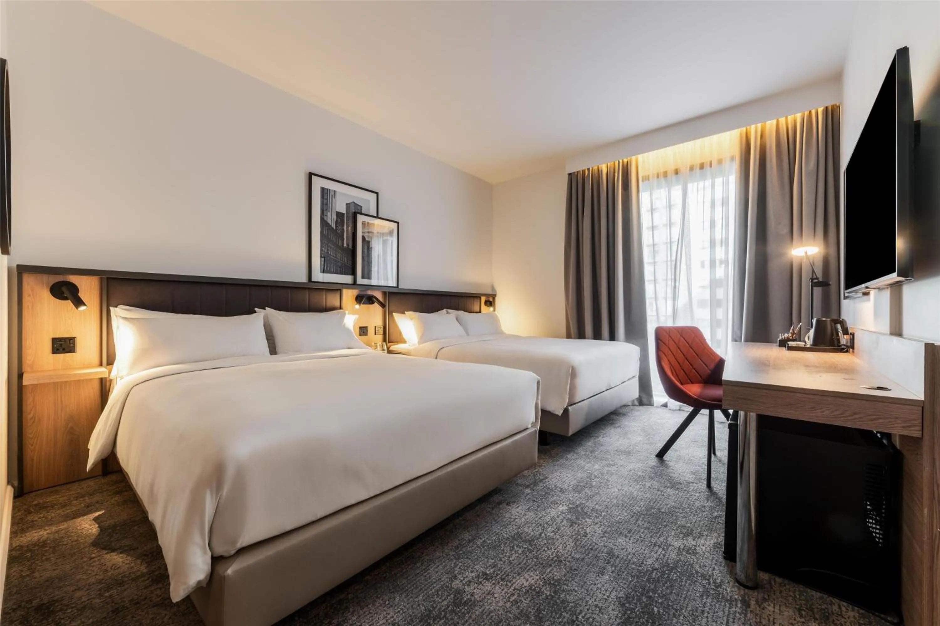 Bedroom, Bed in Radisson Hotel Manchester City Centre, A Verified Net Zero Hotel