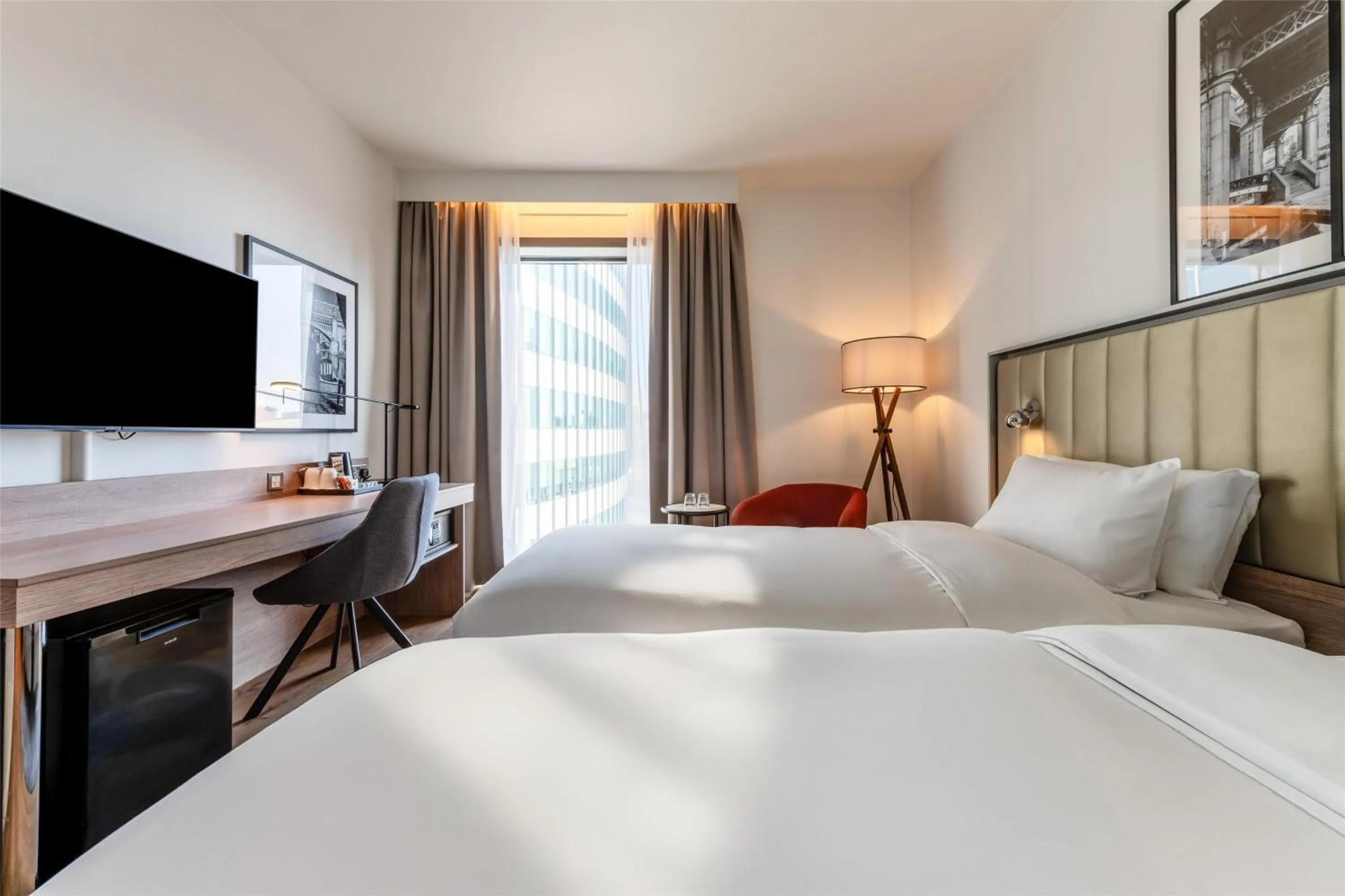 Bedroom, Bed in Radisson Hotel Manchester City Centre, A Verified Net Zero Hotel