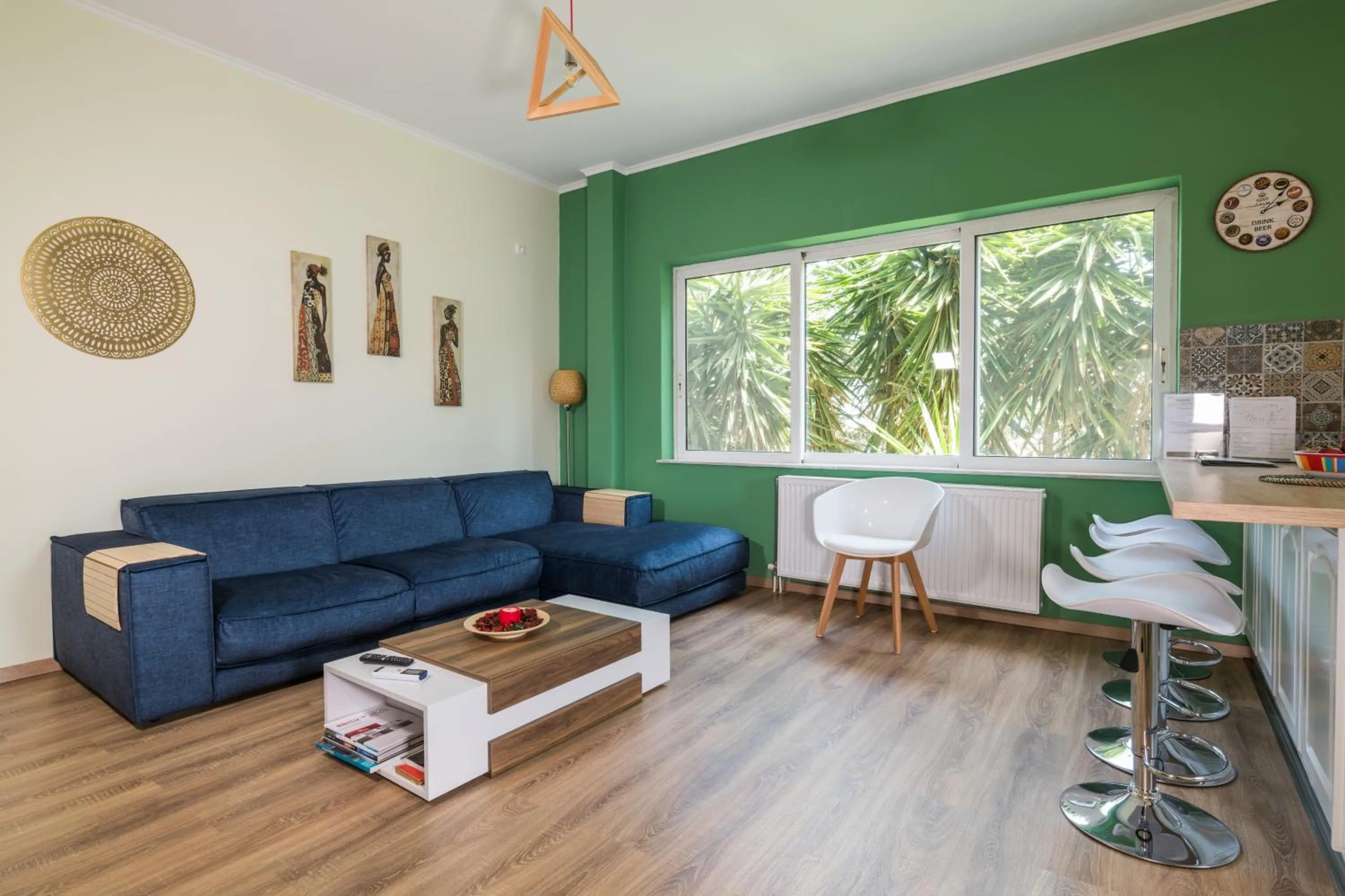 Living room in Alexander Apartments Airport