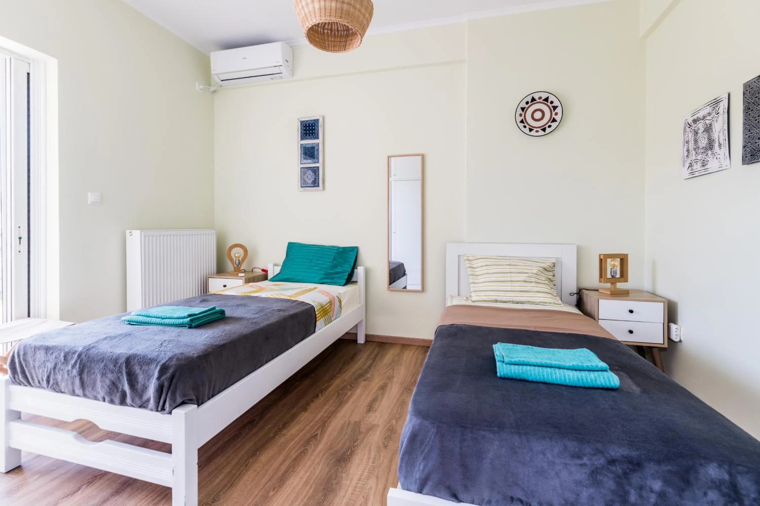 Bed in Alexander Apartments Airport