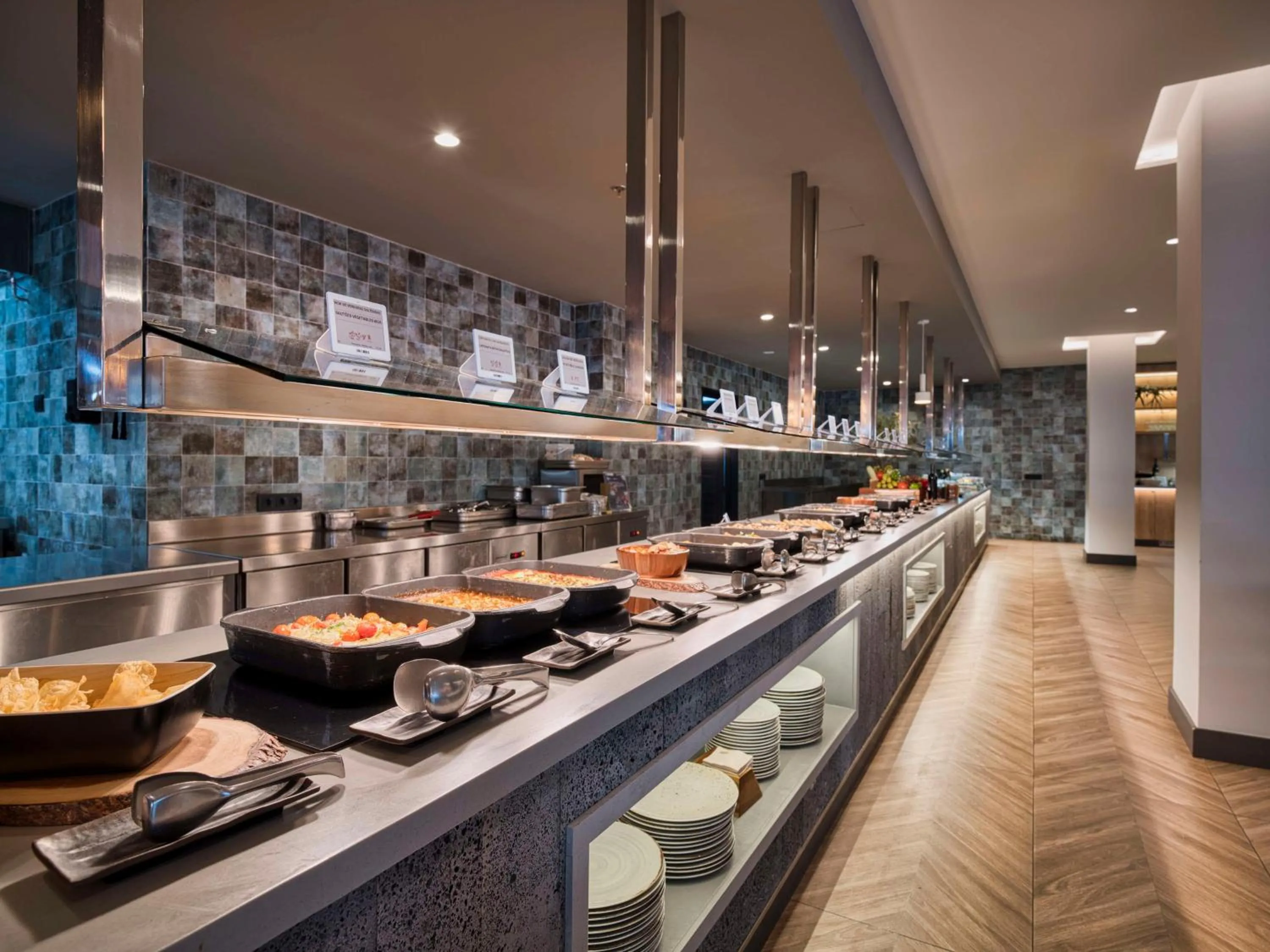 Restaurant/places to eat in Radisson Blu Resort, Lanzarote Adults Only