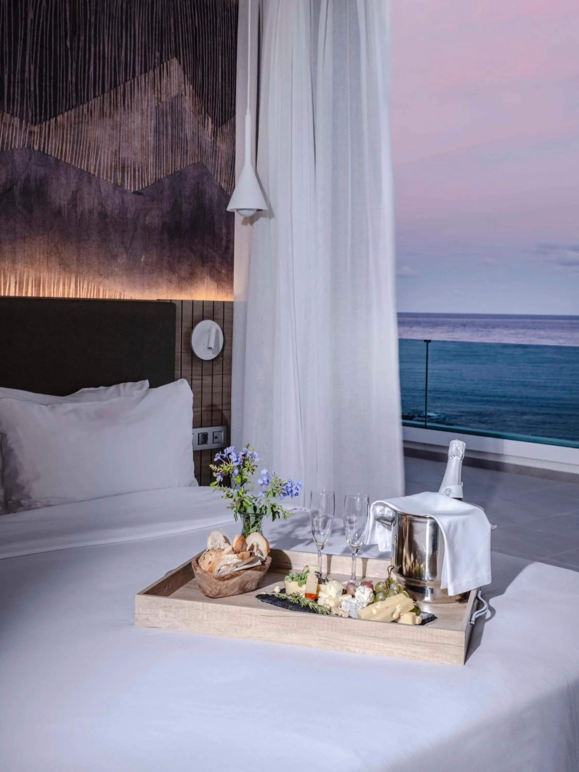 Food and drinks, Bed in Radisson Blu Resort, Lanzarote Adults Only