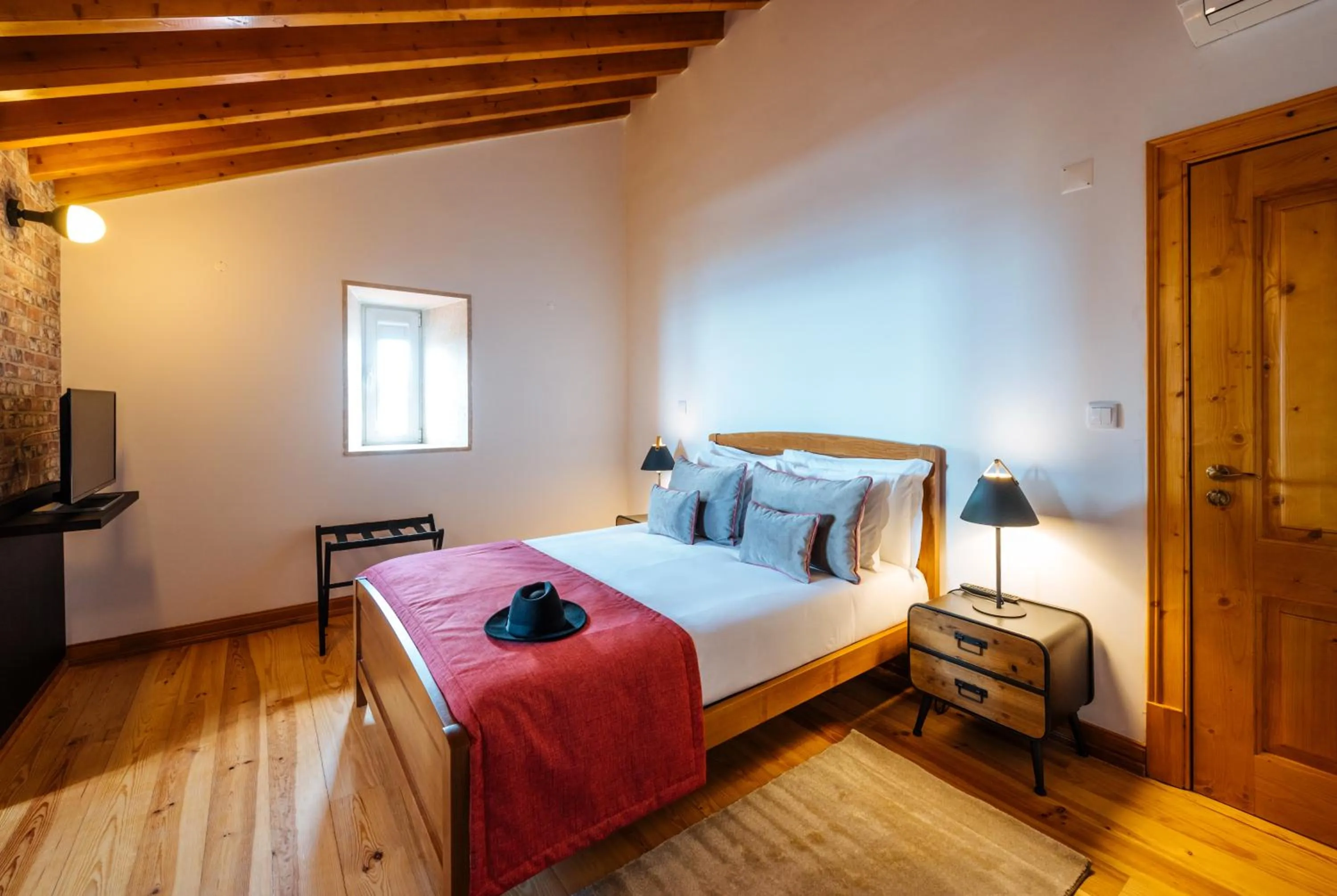 Bedroom, Bed in Varandas de Lisboa - Tejo River Apartments & Rooms