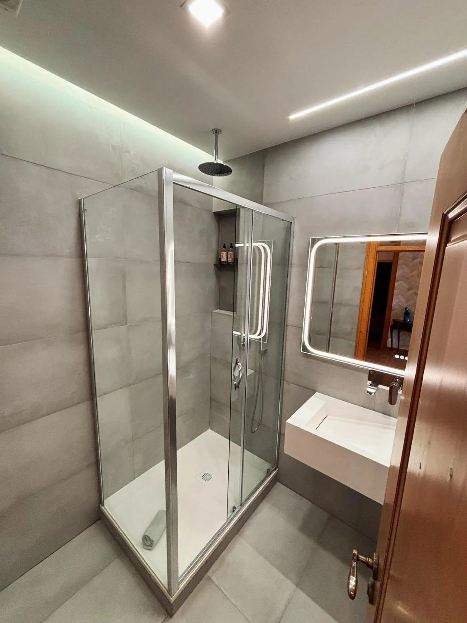 Bathroom in Varandas de Lisboa - Tejo River Apartments & Rooms