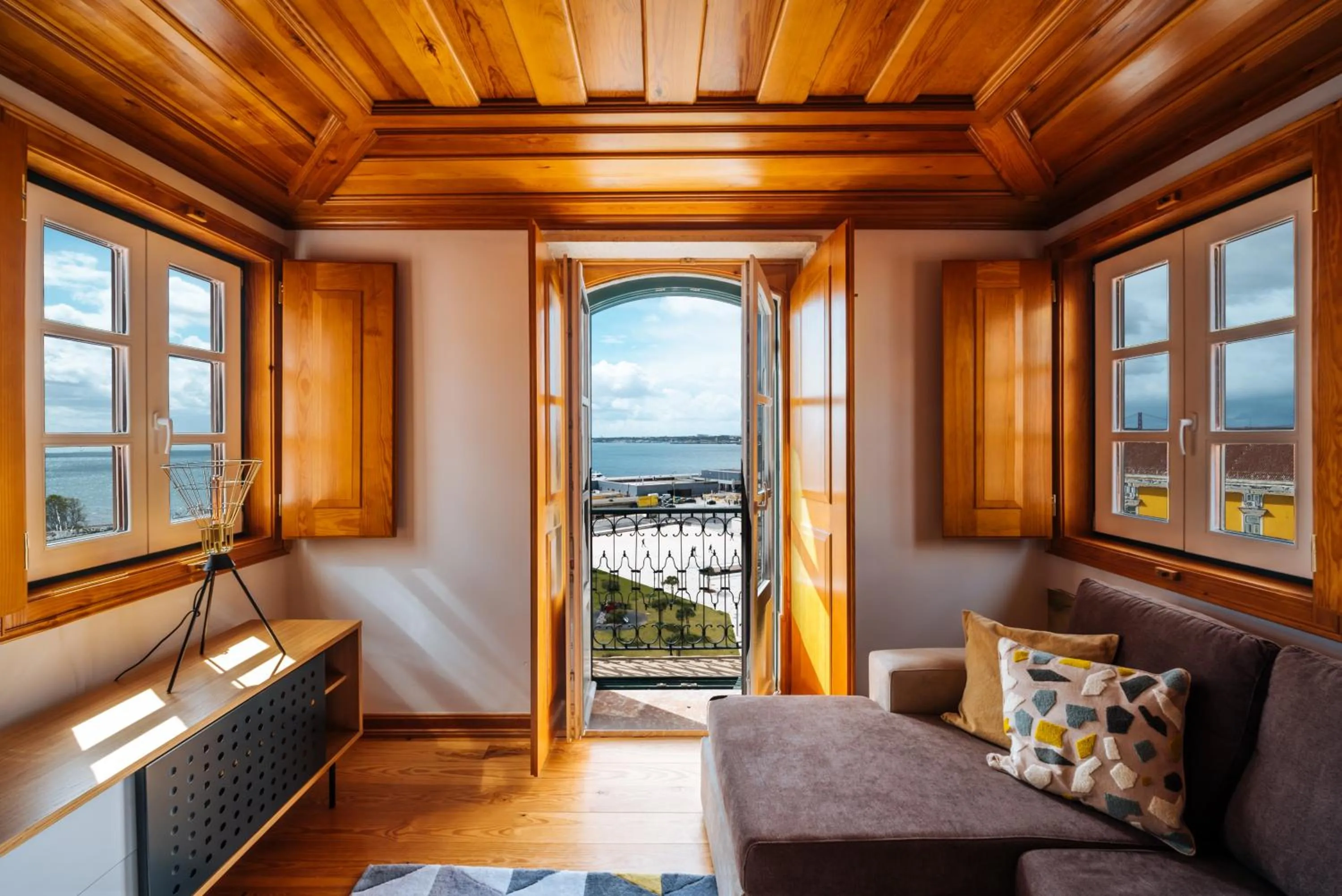 Communal lounge/ TV room in Varandas de Lisboa - Tejo River Apartments & Rooms