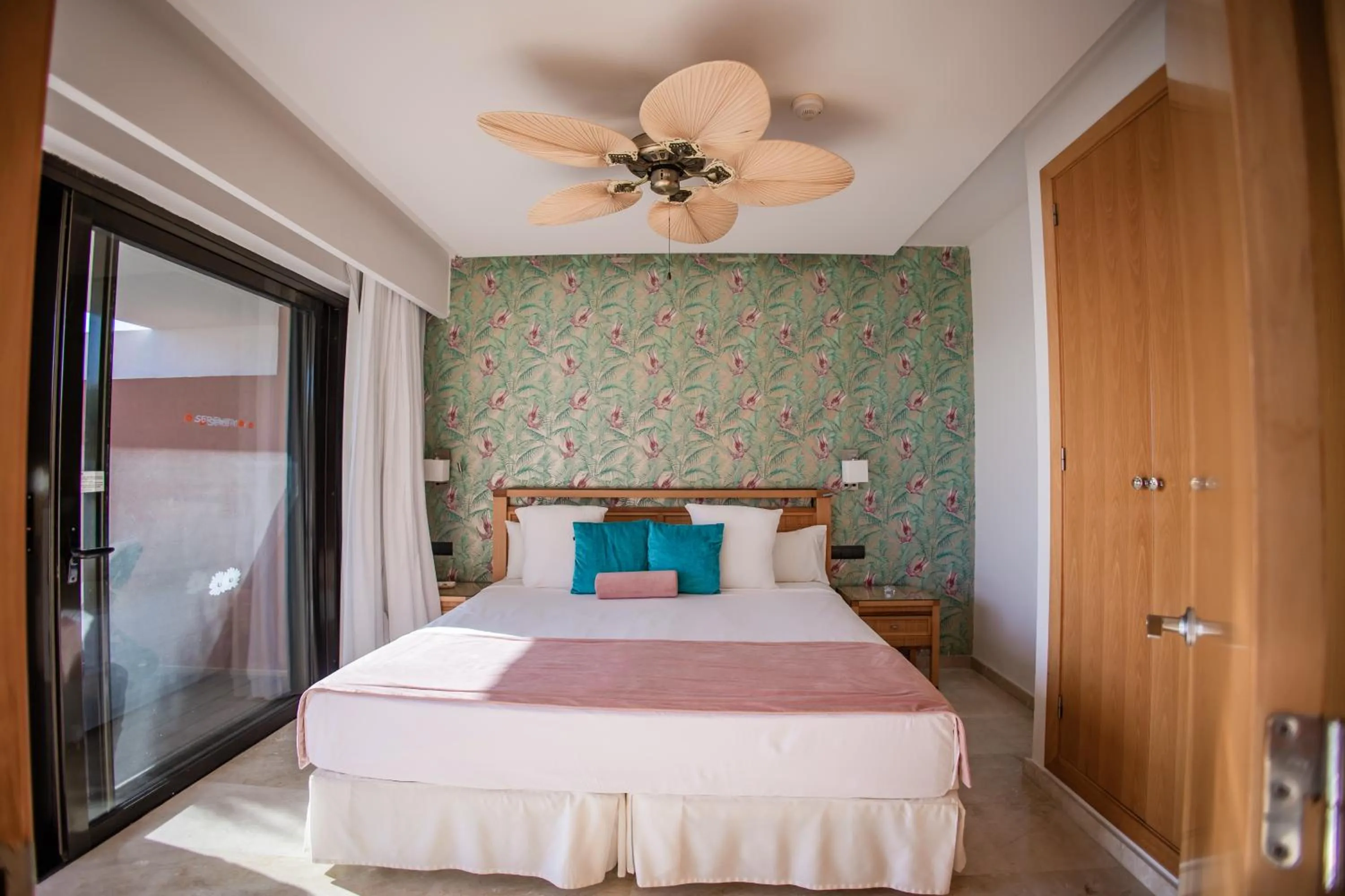 Bed in Serenity Amadores