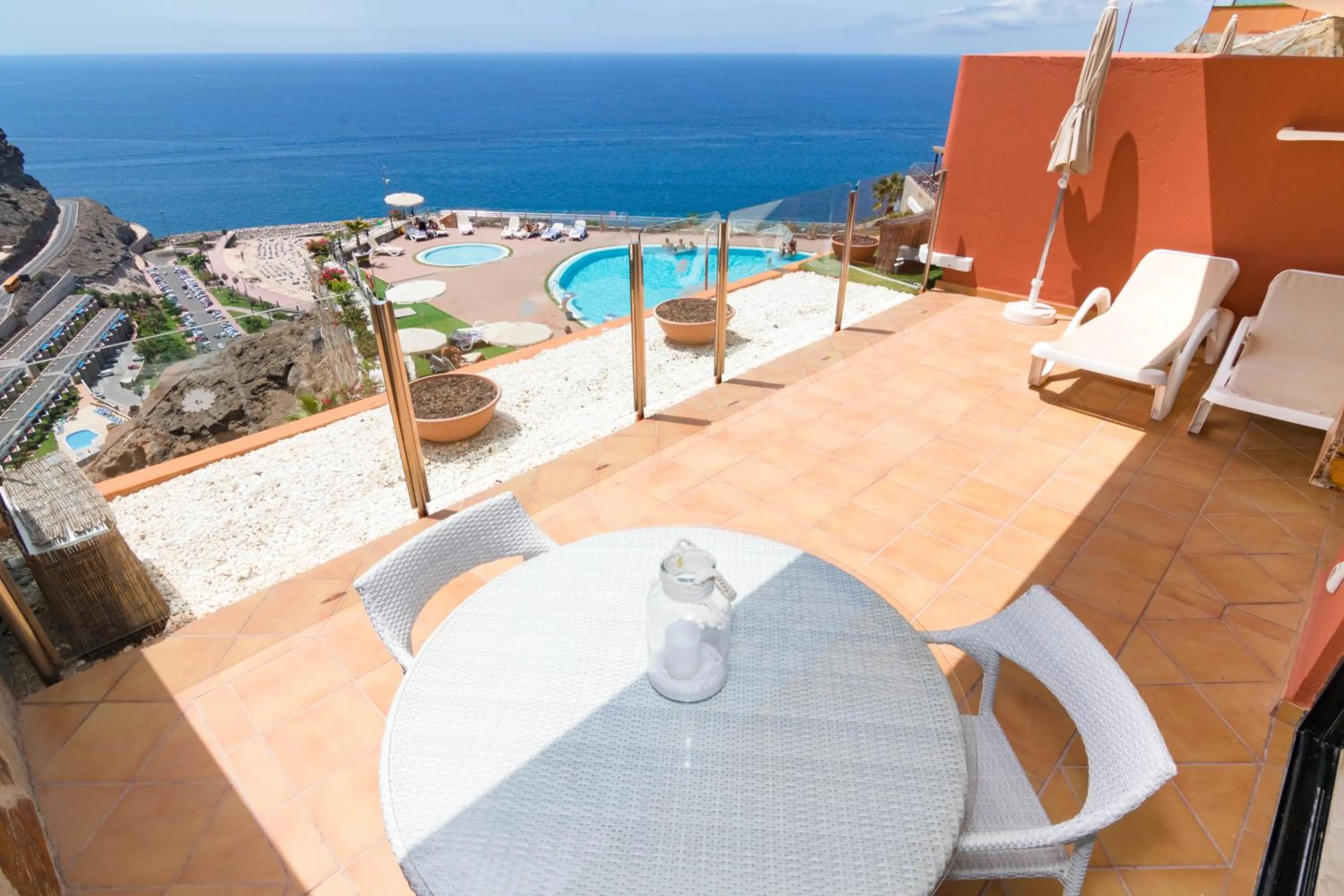 Day in Serenity Amadores