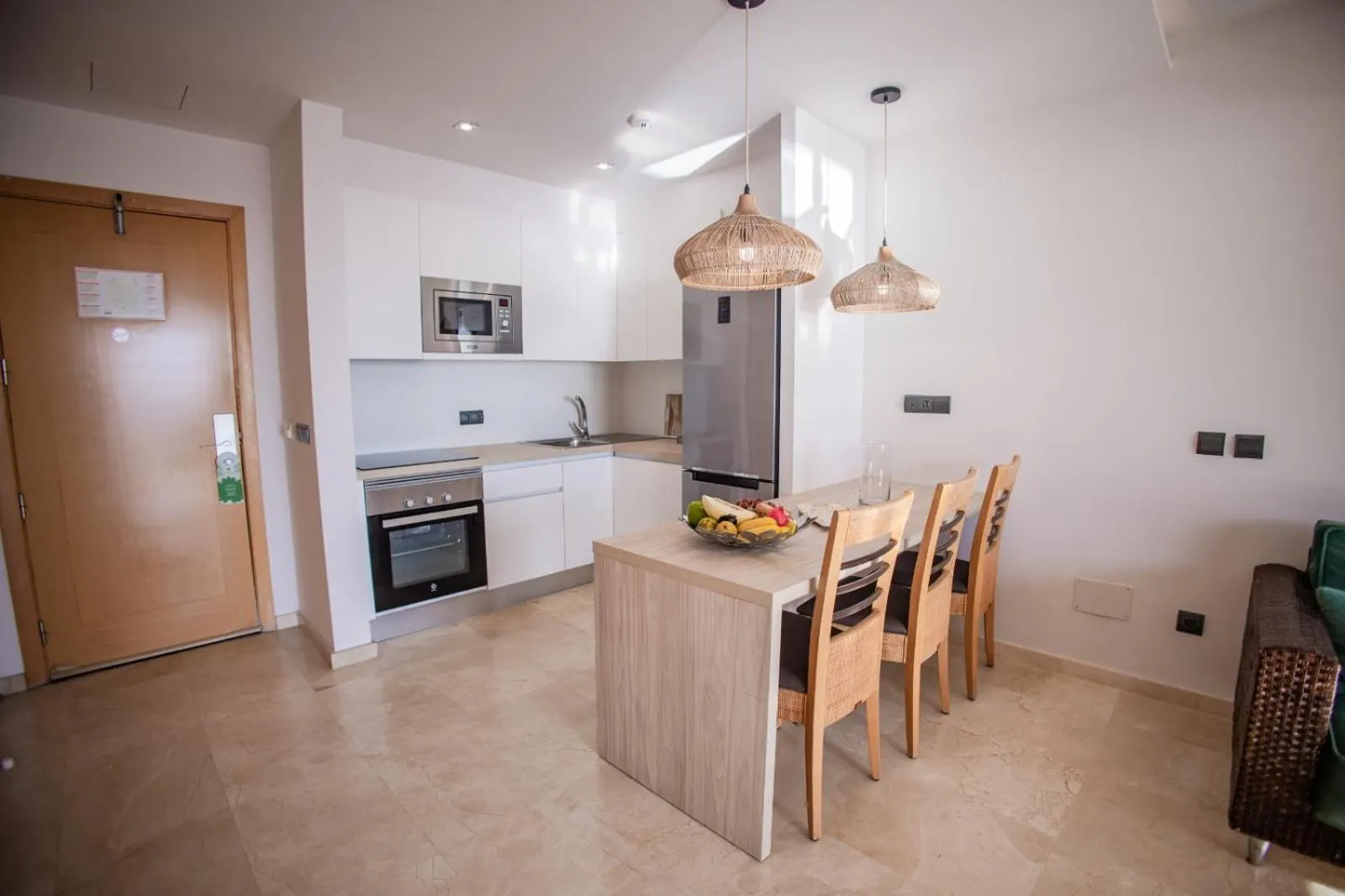 Dining area in Serenity Amadores