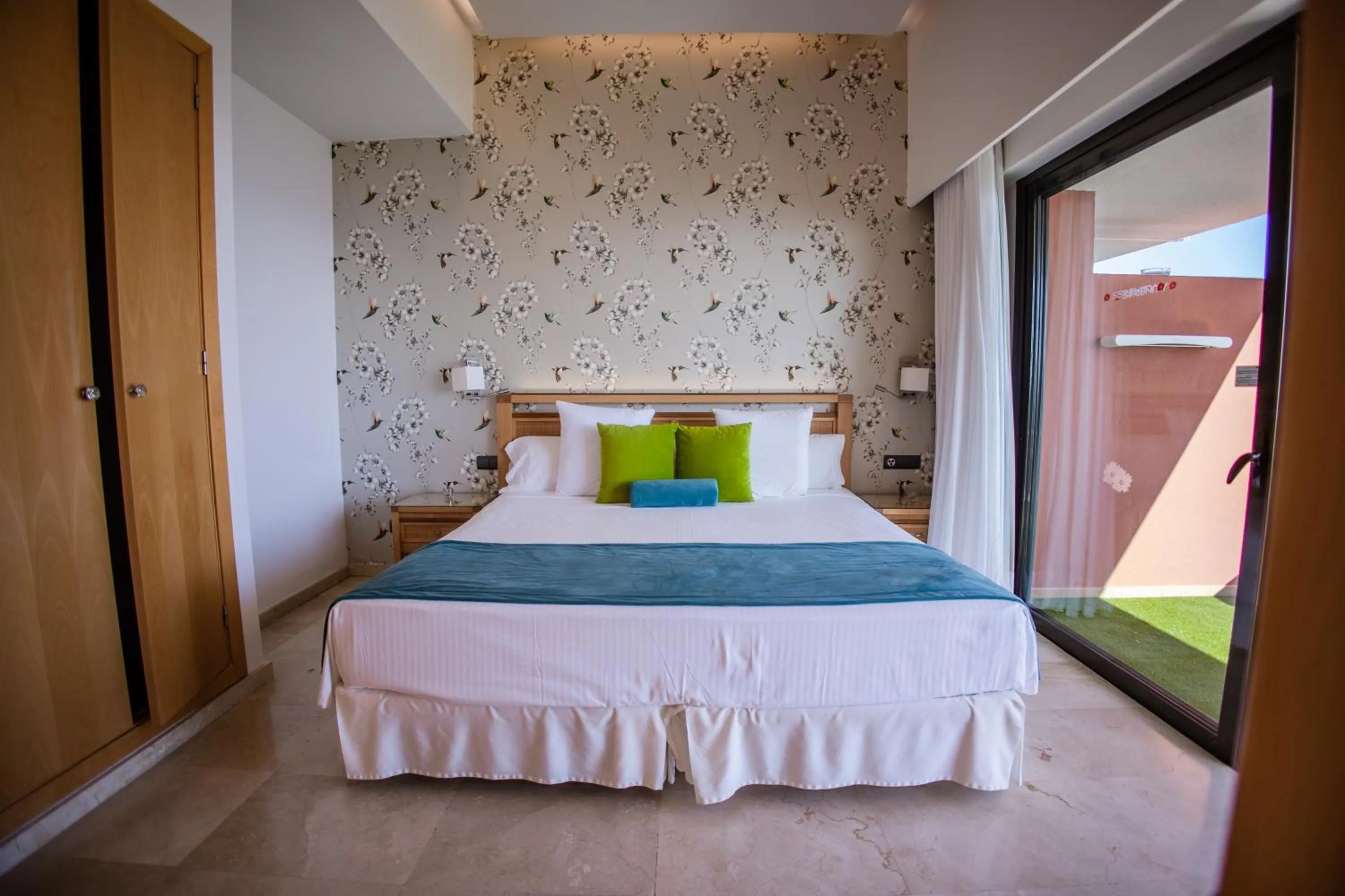 Bed in Serenity Amadores