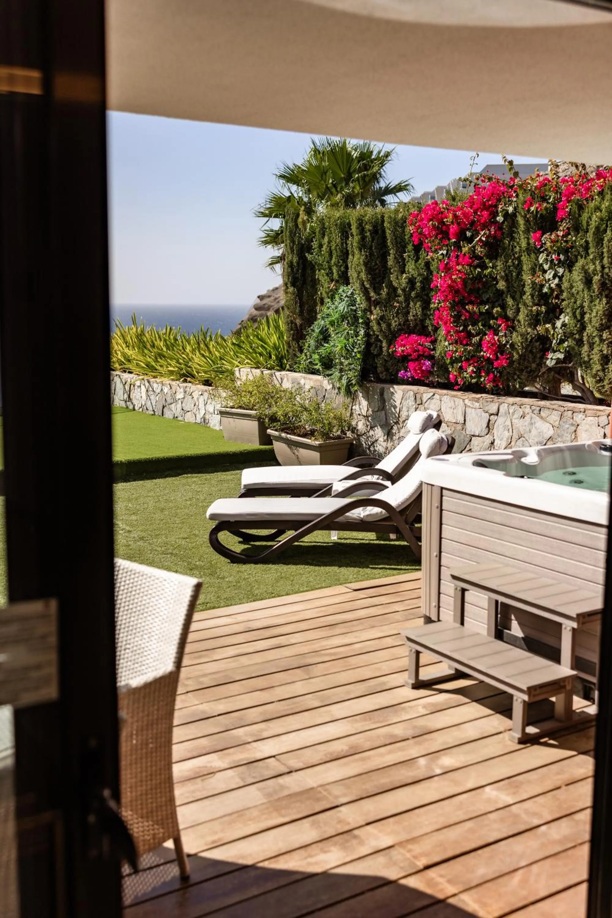 Day in Serenity Amadores