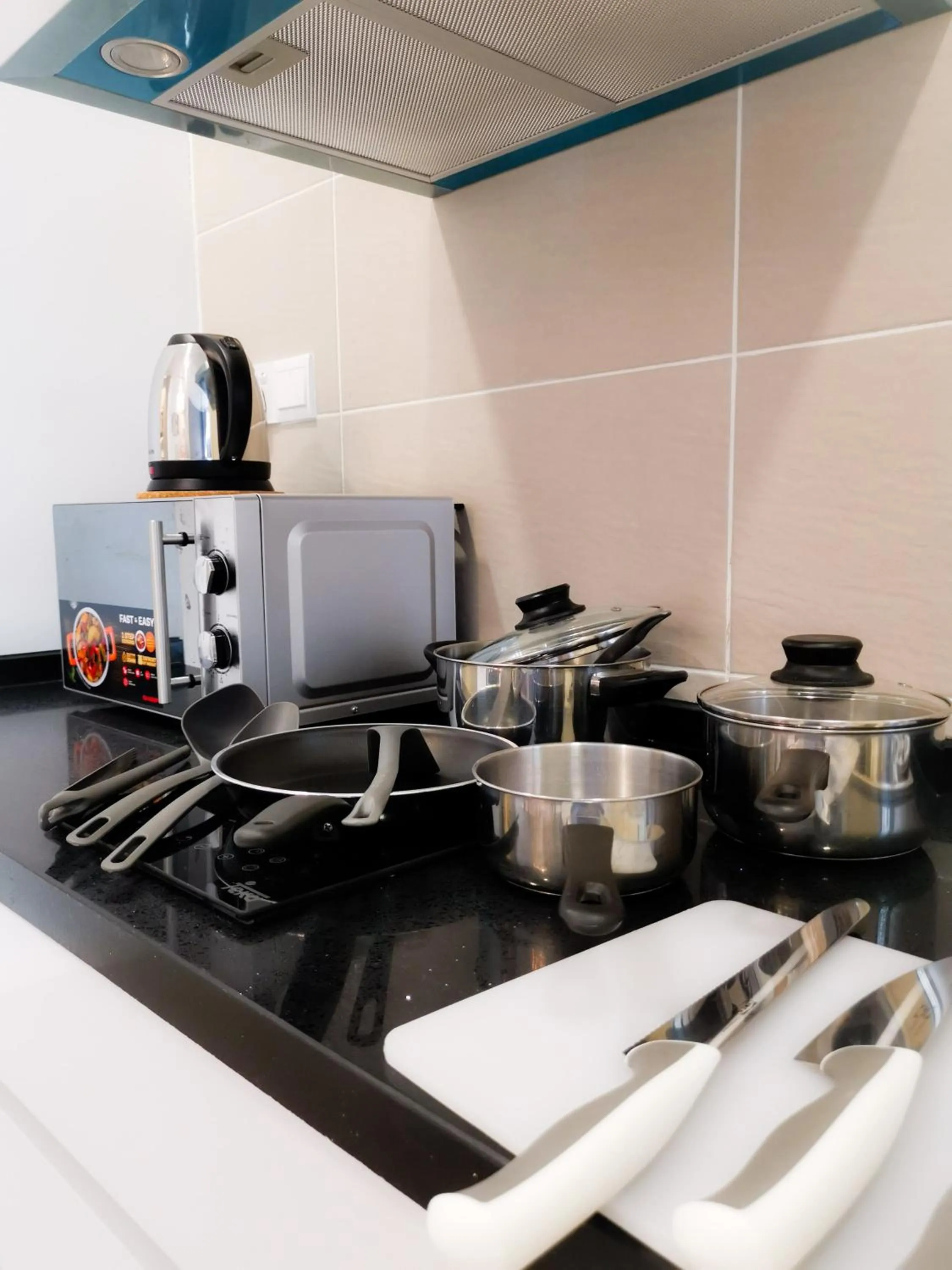 Kitchen or kitchenette in Legoland D'PRISTINE Apartment By TGP