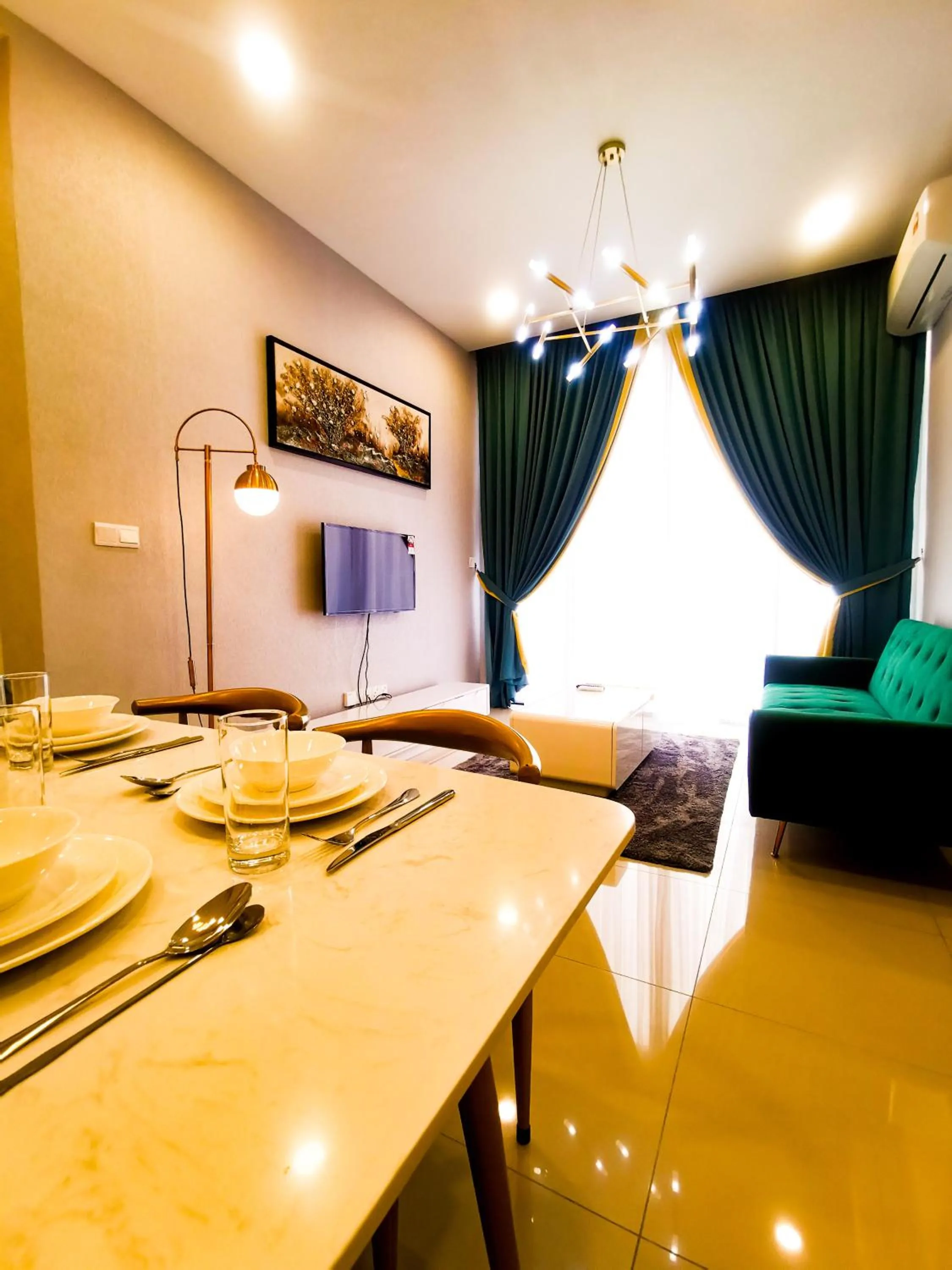 Dining area in Legoland D'PRISTINE Apartment By TGP