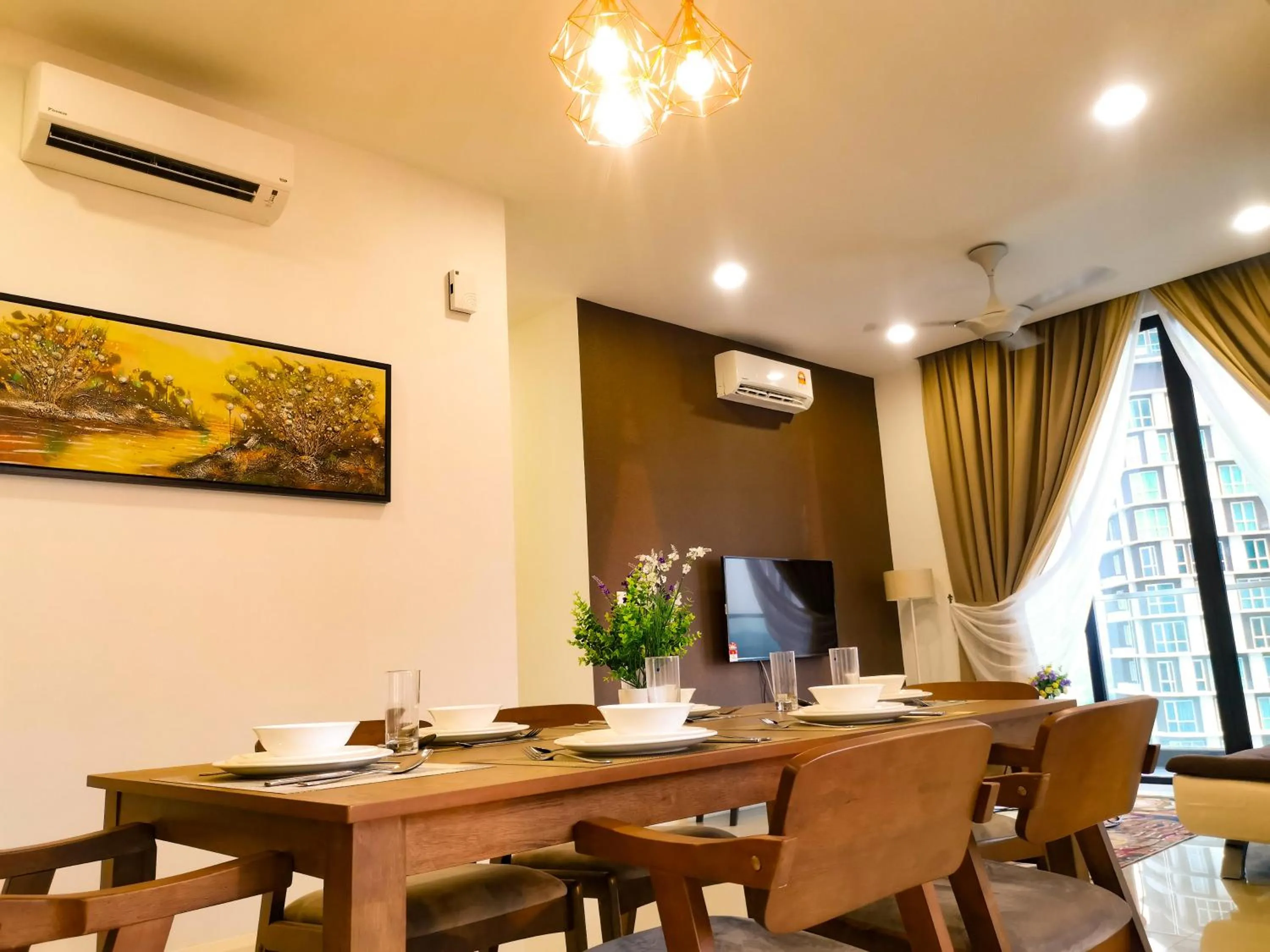 Dining area in Legoland D'PRISTINE Apartment By TGP