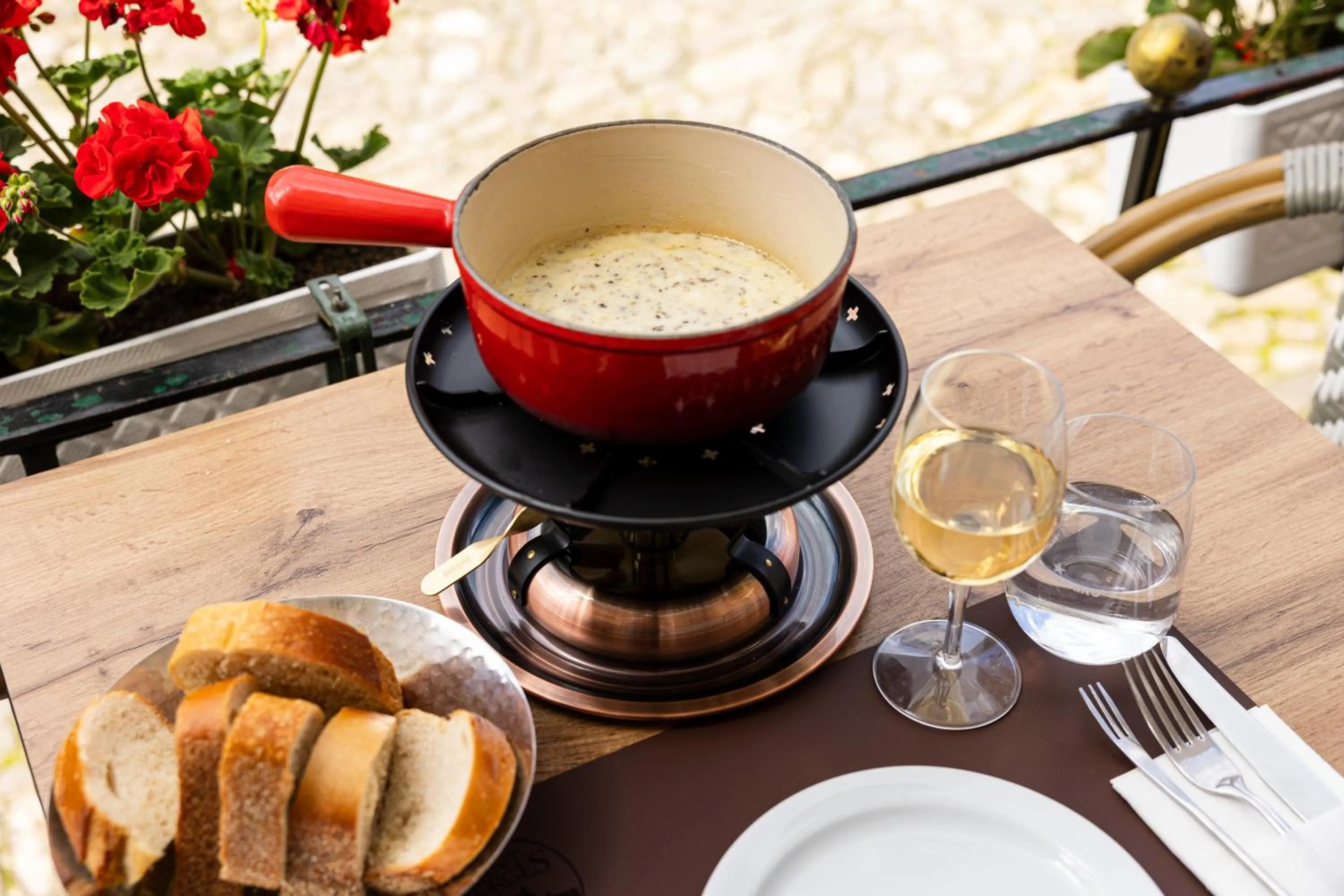 Restaurant/places to eat in Le Saint Georges