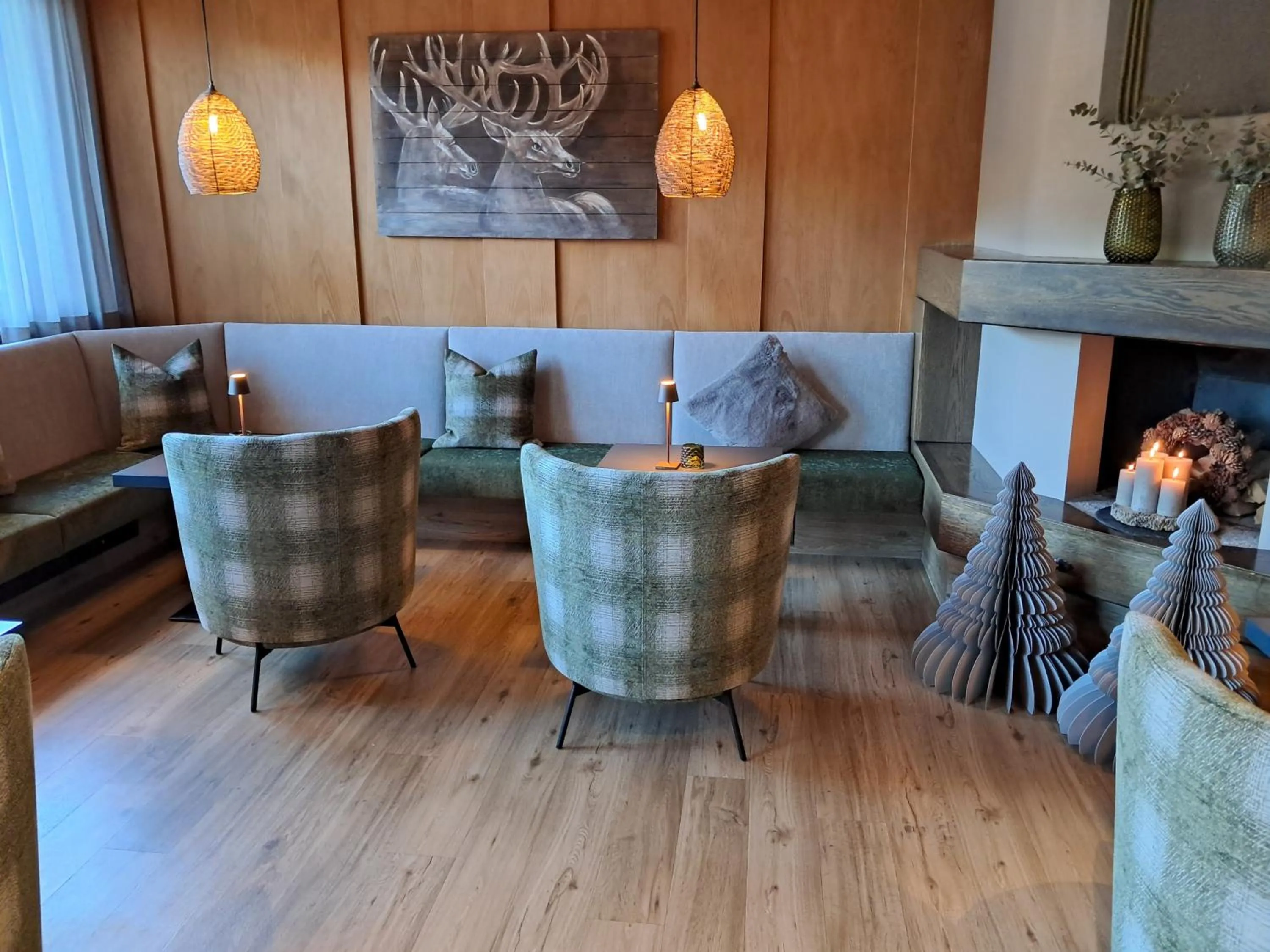 Lounge or bar in Hotel Toblacherhof