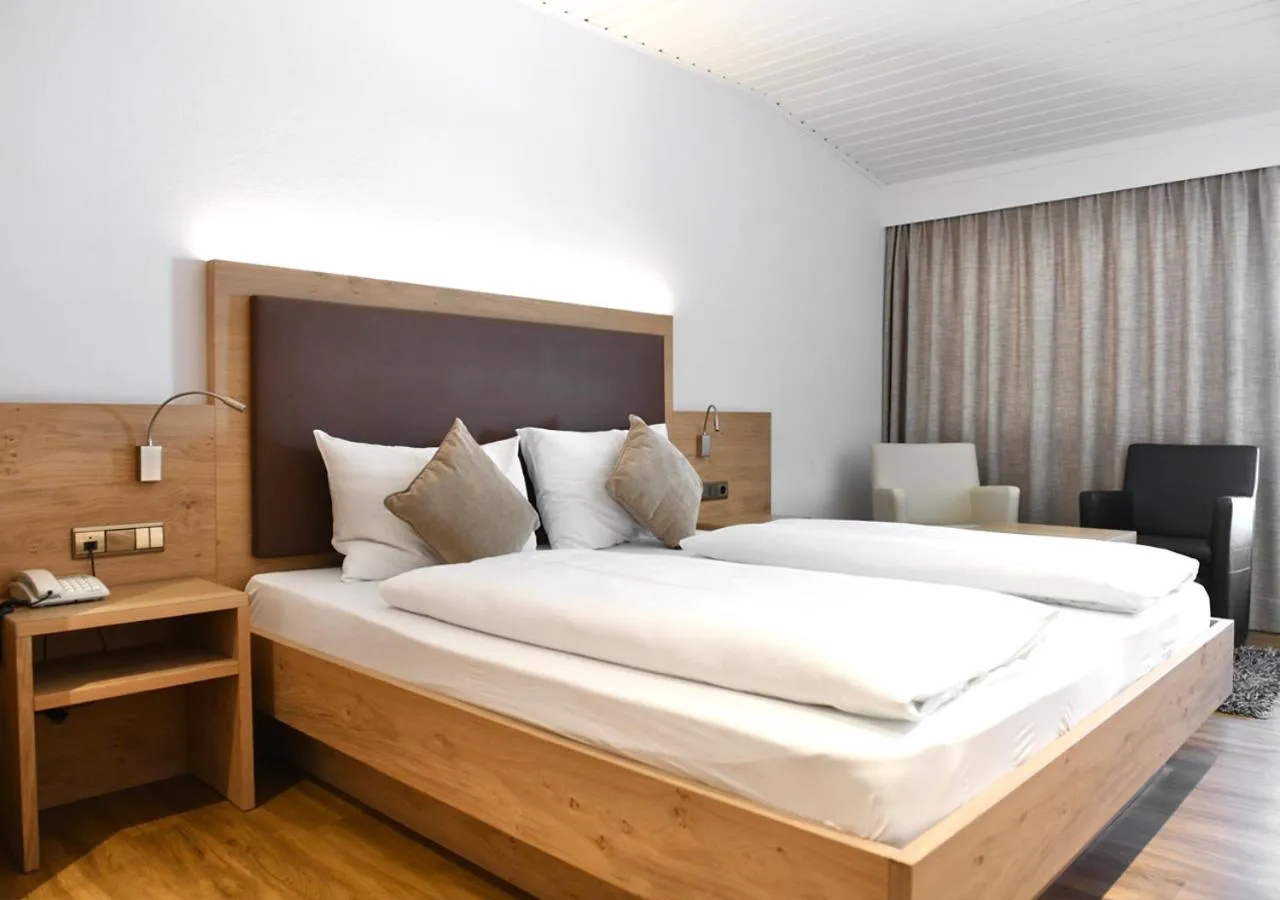 Bed in Hotel Toblacherhof